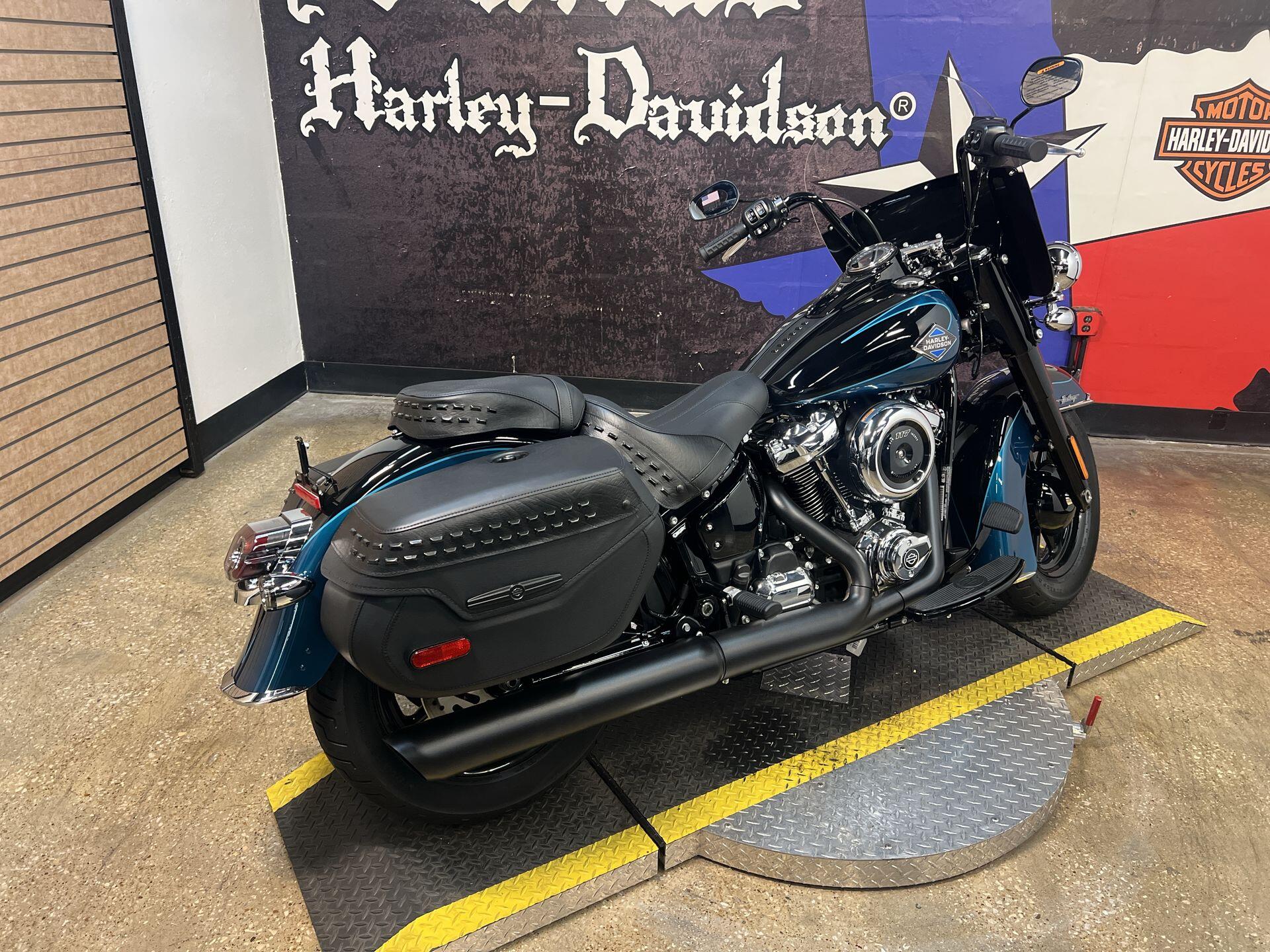 2026 Harley-Davidson® Heritage Classic FLHC, photo 8