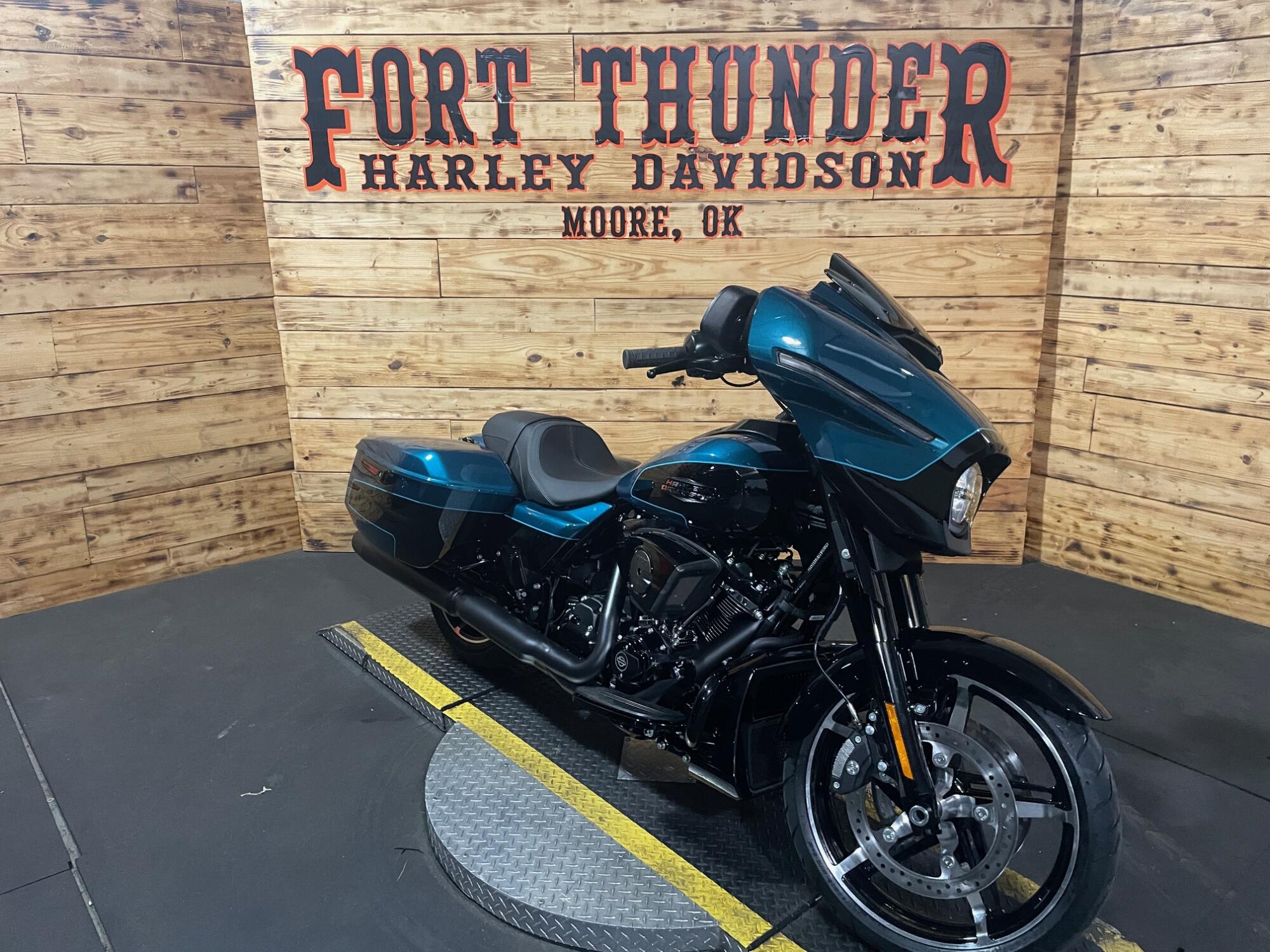 2026 Harley-Davidson® Street Glide® FLHX, photo 3