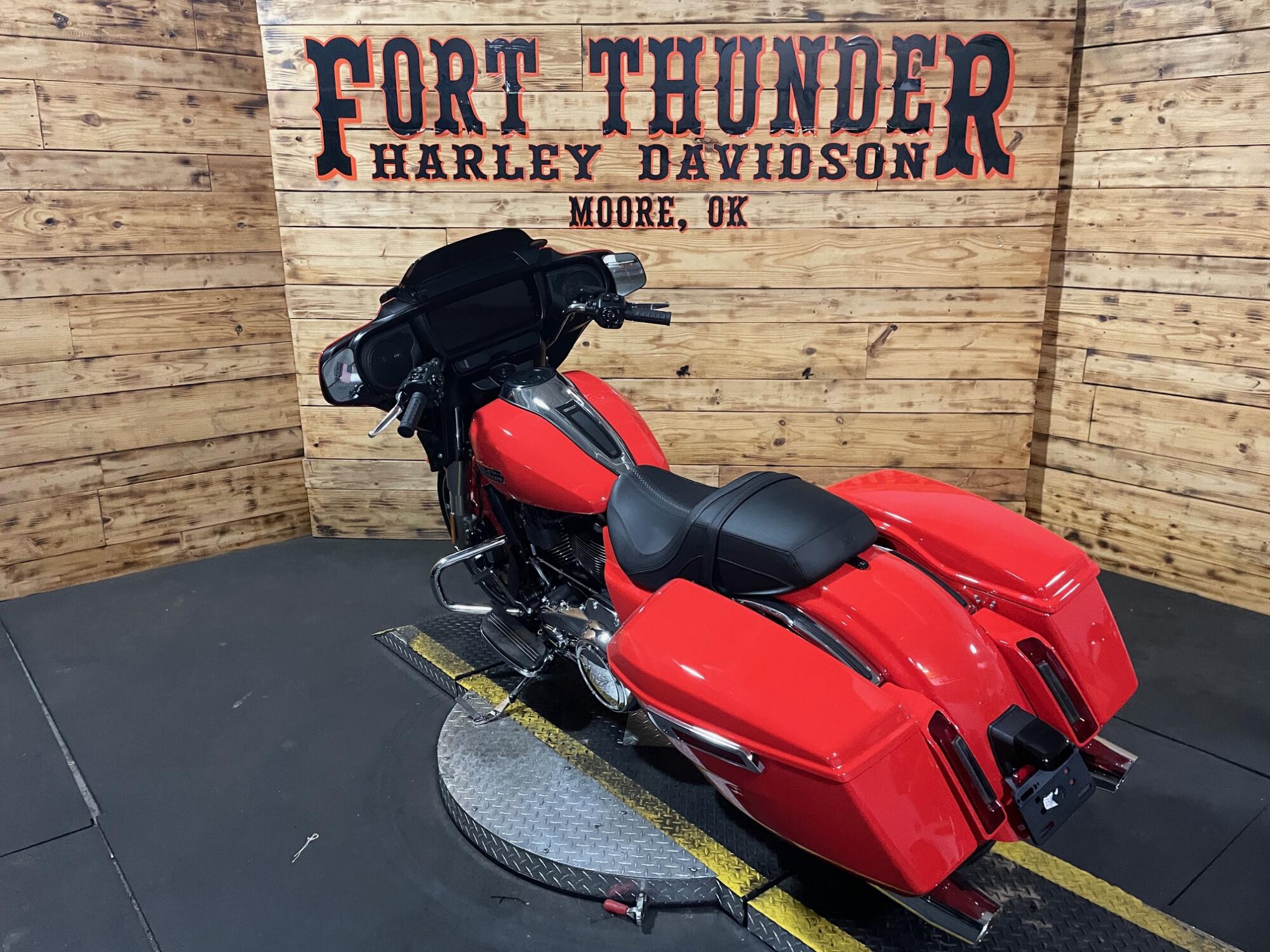 2026 Harley-Davidson® Street Glide® FLHX, photo 10