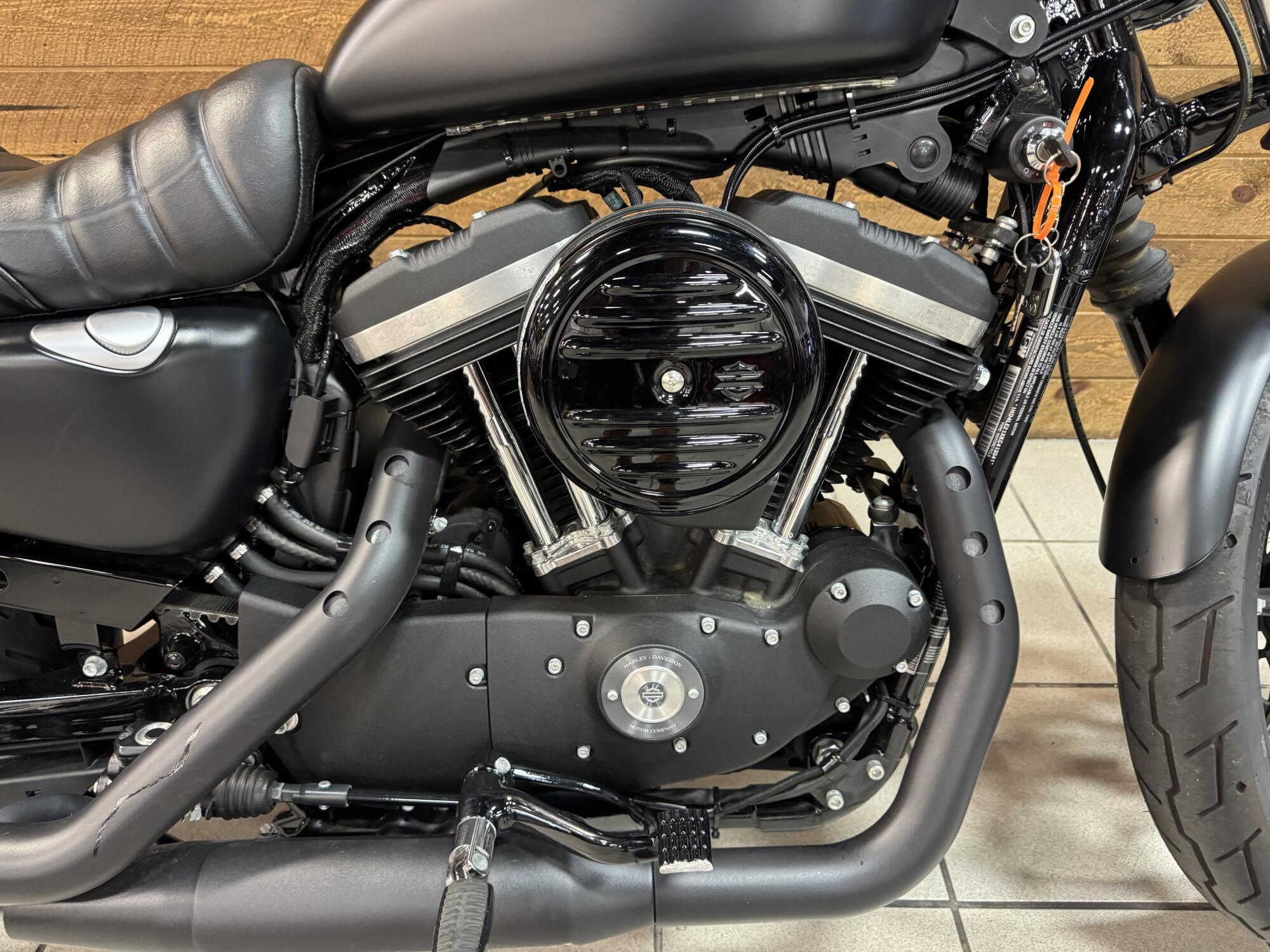 2019 Harley-Davidson® Iron 883™ Black Denim XL883N, photo 3