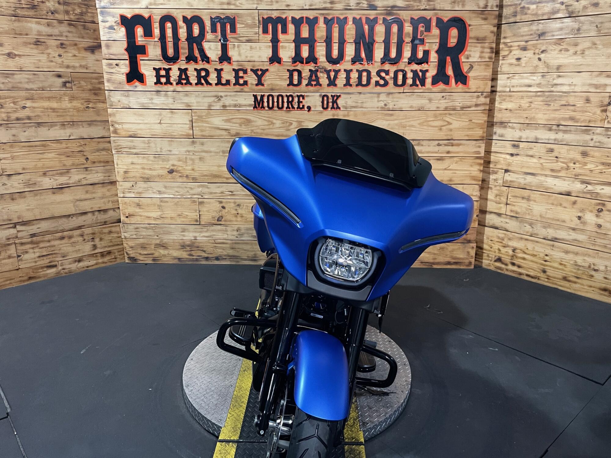 2026 Harley-Davidson® Street Glide® FLHX, photo 4