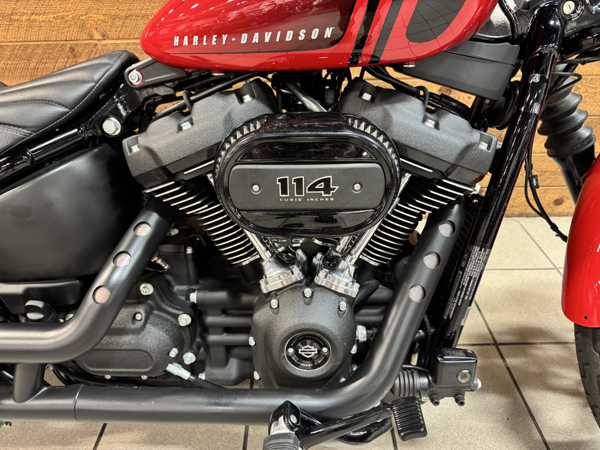 2023 Harley-Davidson® Street Bob® 114 Redline Red, photo 3