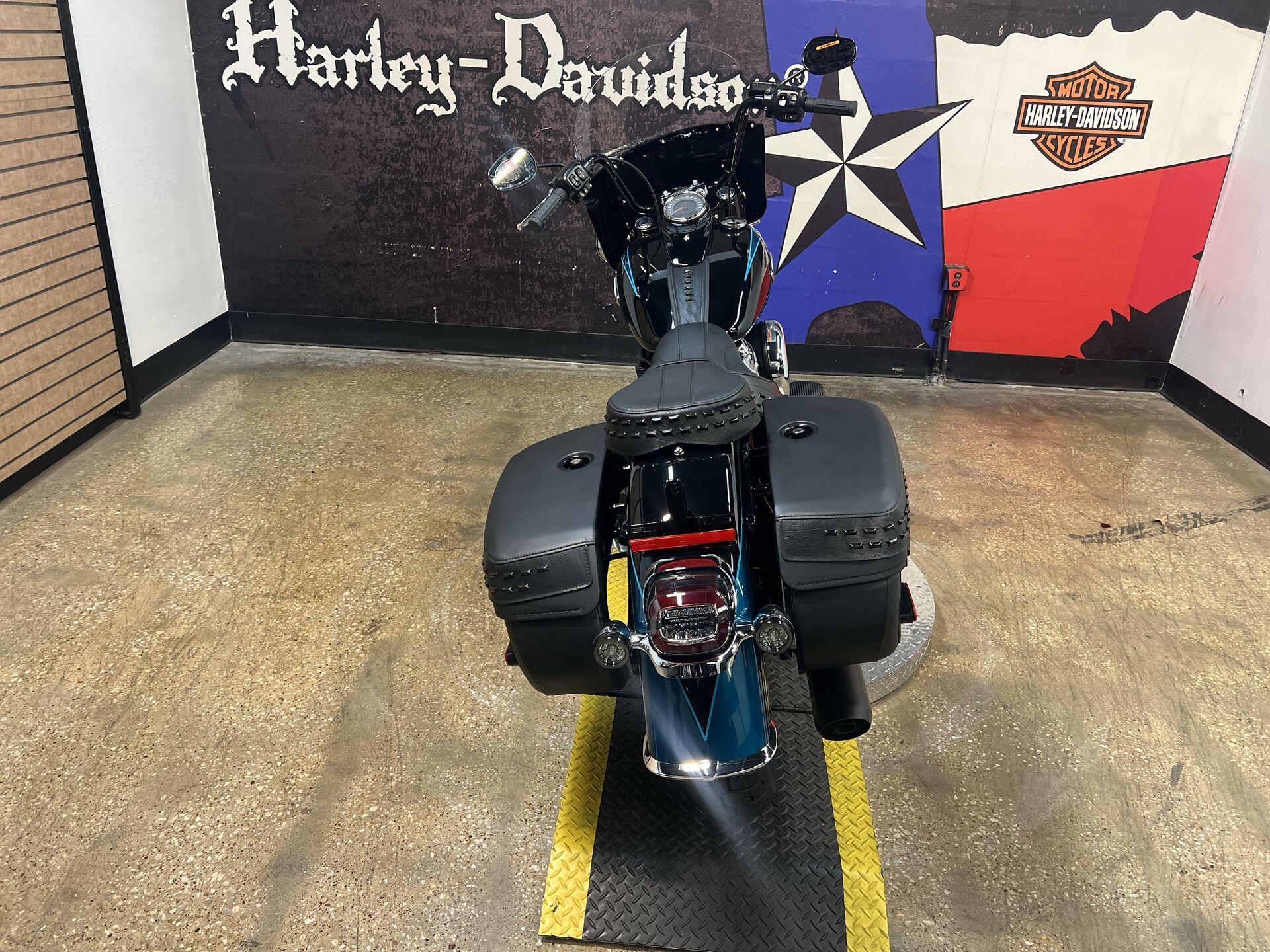 2026 Harley-Davidson® Heritage Classic FLHC, photo 9