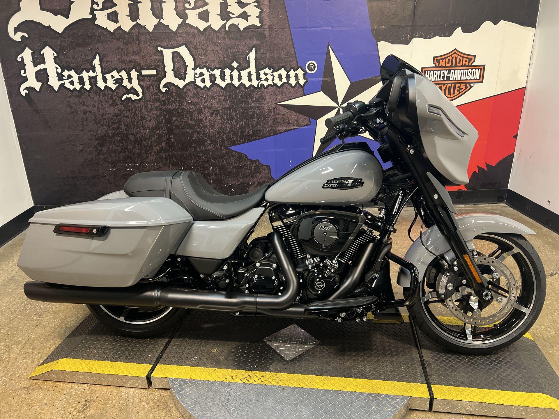 2026 Harley-Davidson® Street Glide® FLHX, photo 7