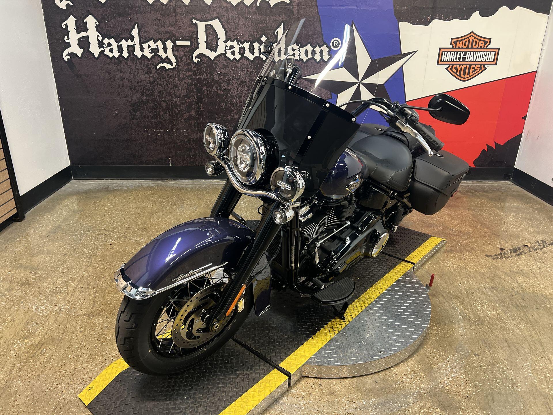 2026 Harley-Davidson® Heritage Classic FLHC, photo 4