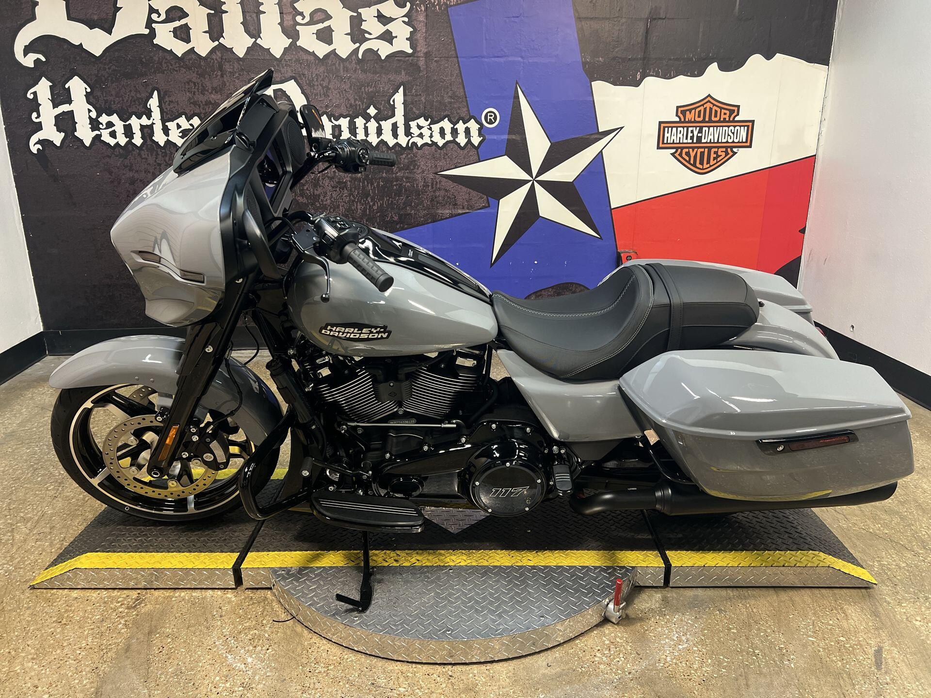 2026 Harley-Davidson® Street Glide® FLHX, photo 3