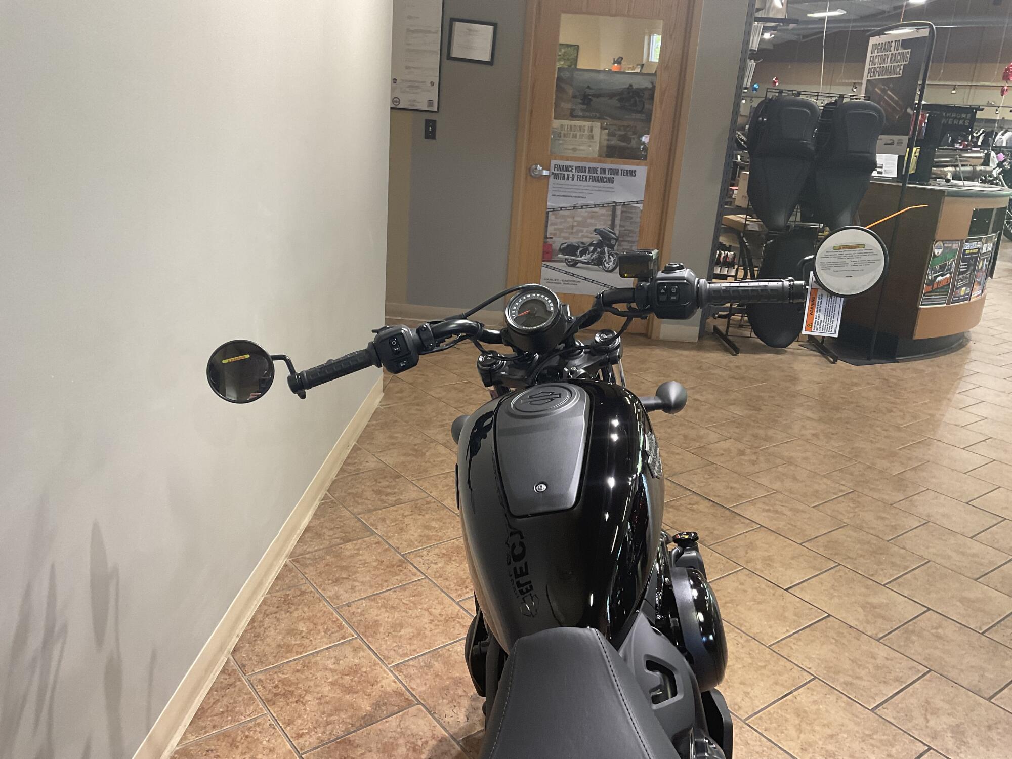 2026 Harley-Davidson® Nightster® Vivid Black Black Trim RH975, photo 7
