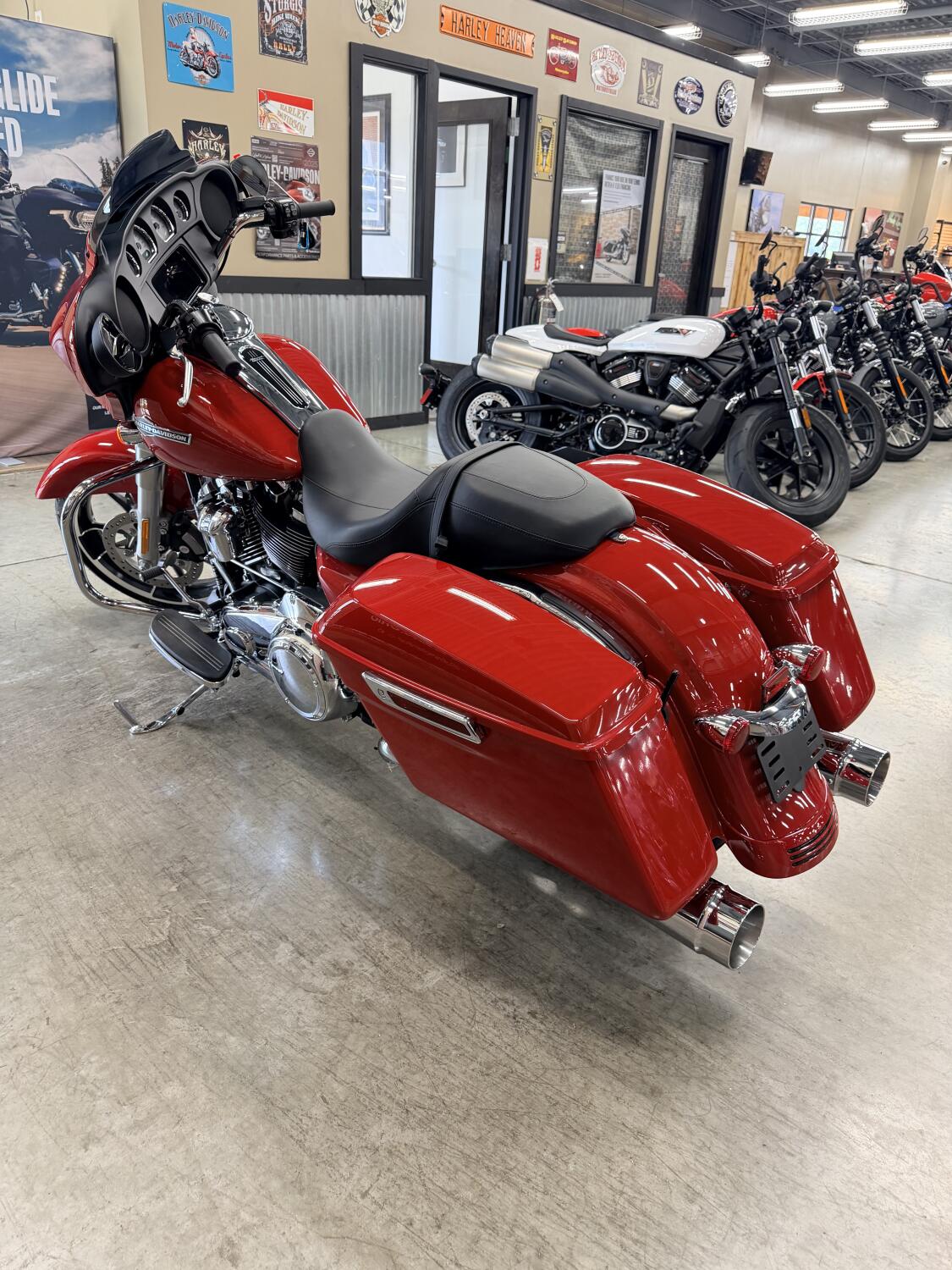 2023 Harley-Davidson® Street Glide® FLHX, photo 9