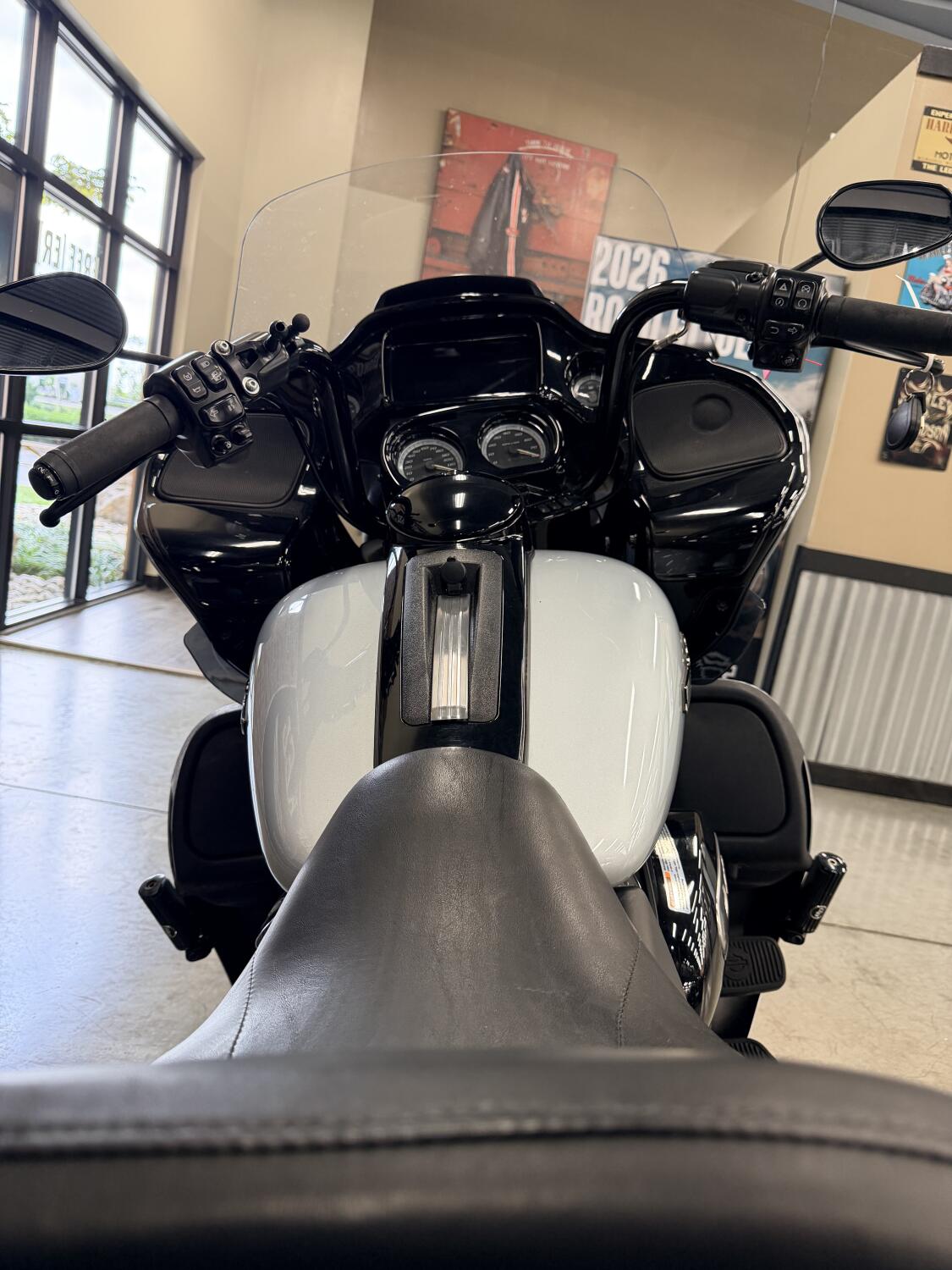 2023 Harley-Davidson® Road Glide® Limited FLTRK, photo 4