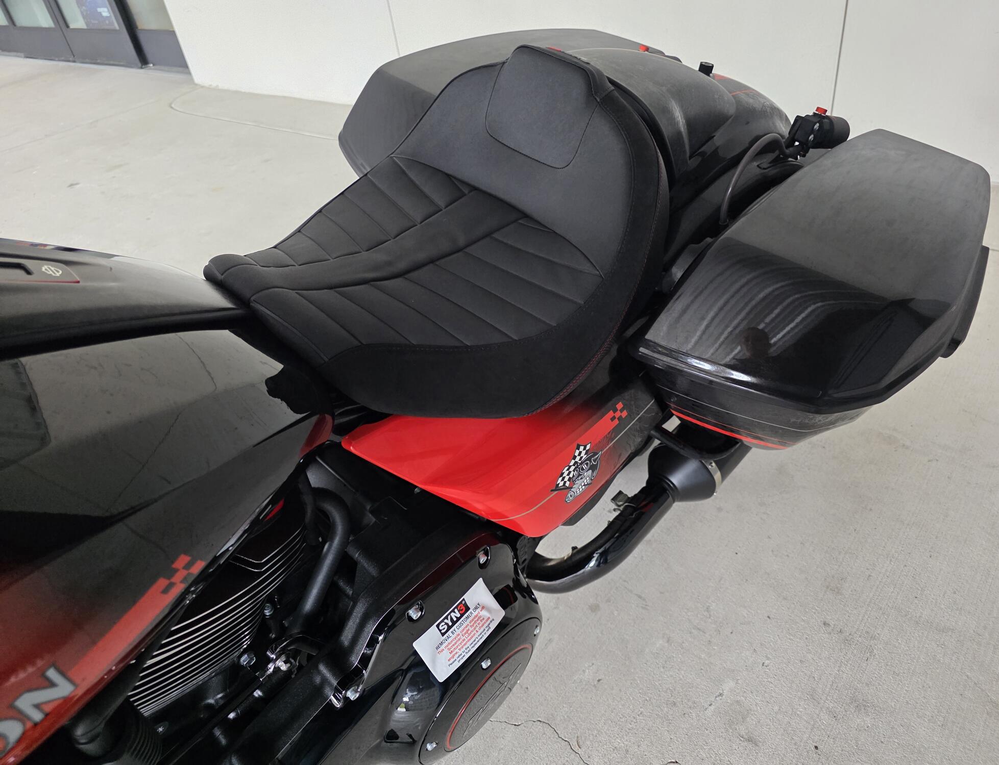 2026 Harley-Davidson® CVO Road Glide ST Citrus Heat, photo 15
