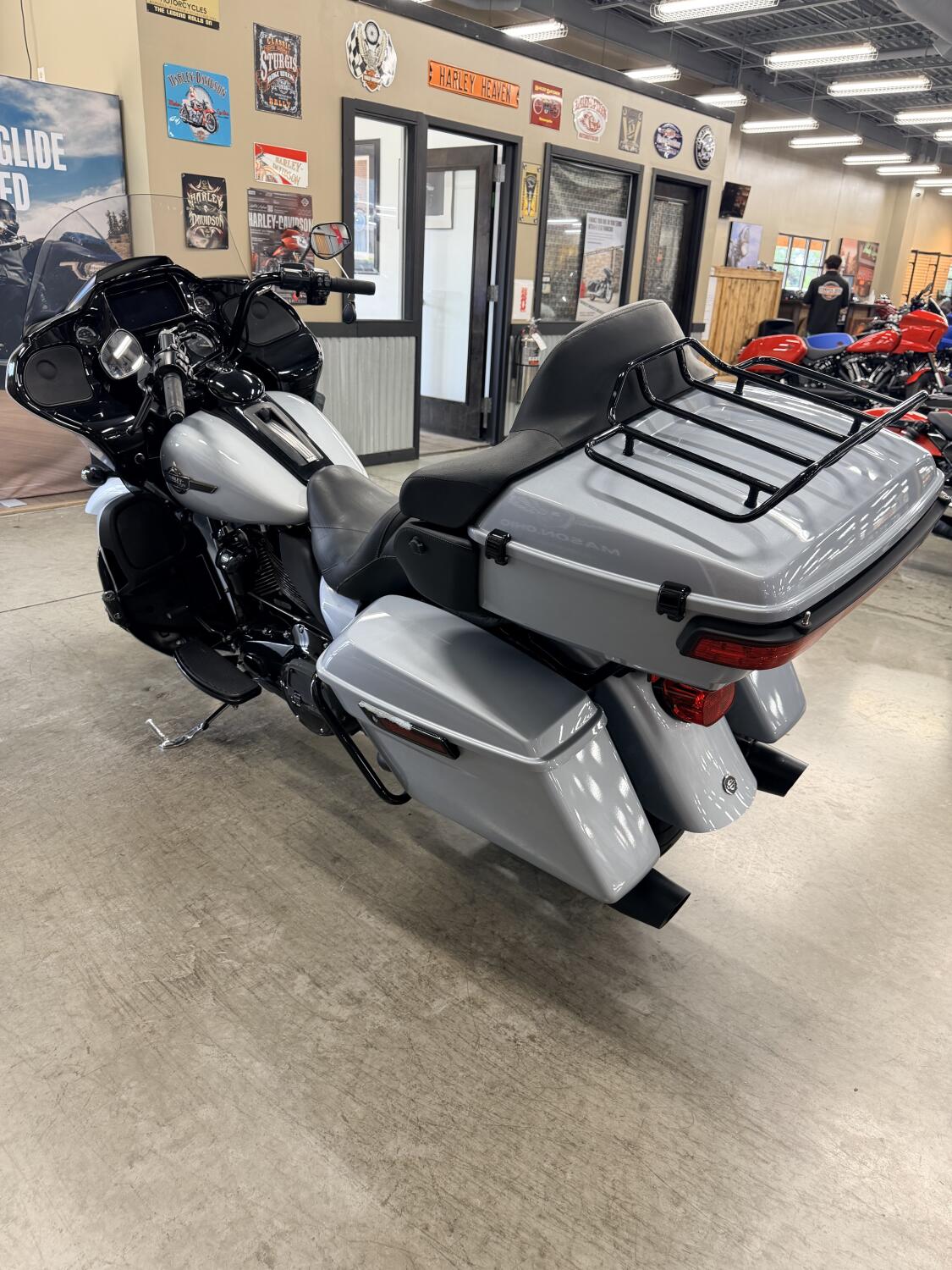 2023 Harley-Davidson® Road Glide® Limited FLTRK, photo 10