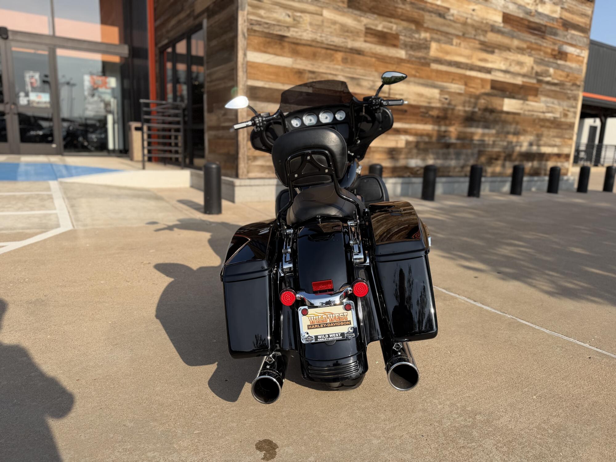 2020 Harley-Davidson® Street Glide® Vivid Black, photo 7