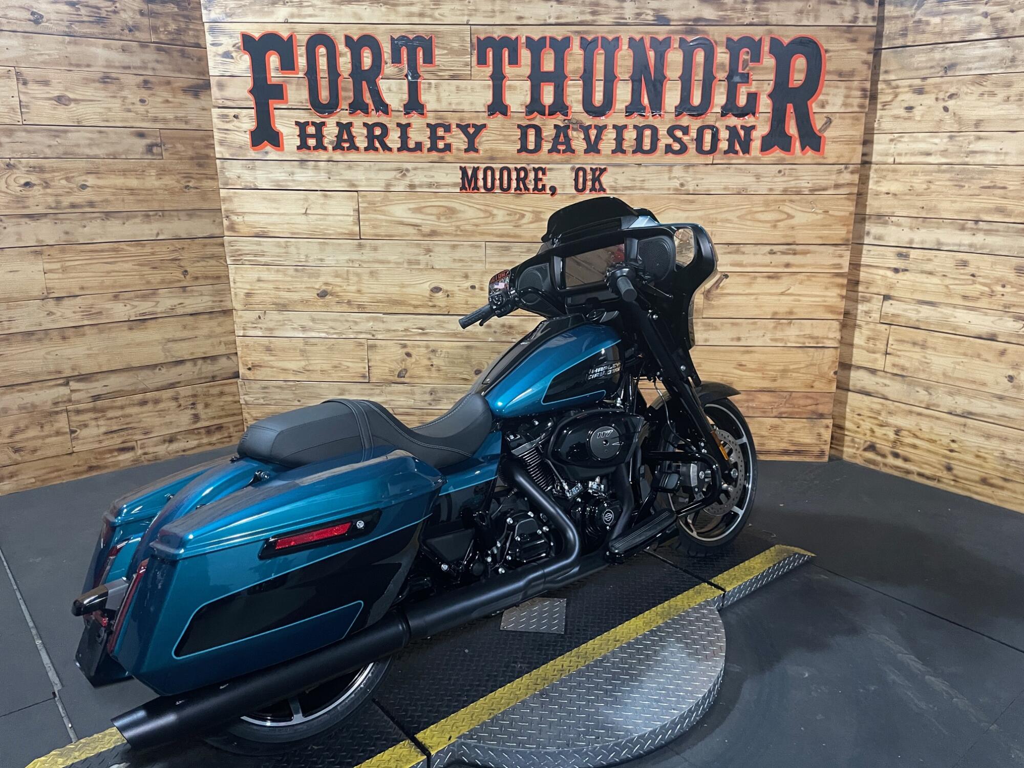 2026 Harley-Davidson® Street Glide® FLHX, photo 14