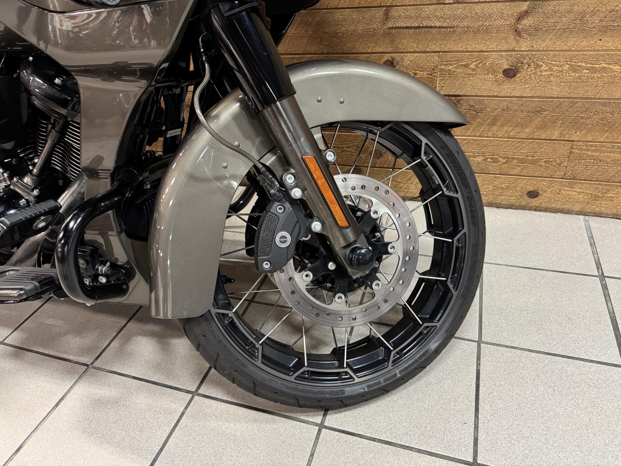 2021 Harley-Davidson® CVO™ Road Glide® Bronze Armor FLTRXSE, photo 4
