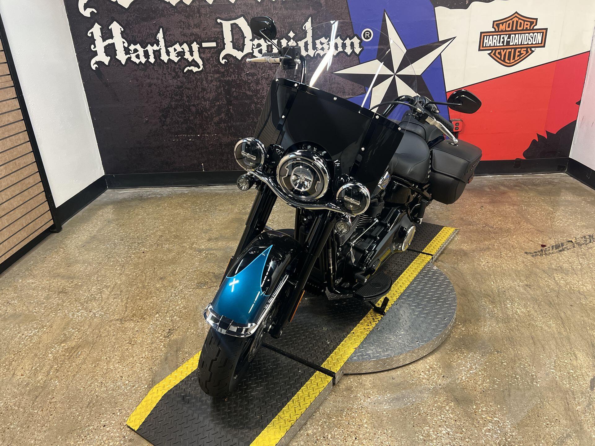 2026 Harley-Davidson® Heritage Classic FLHC, photo 4