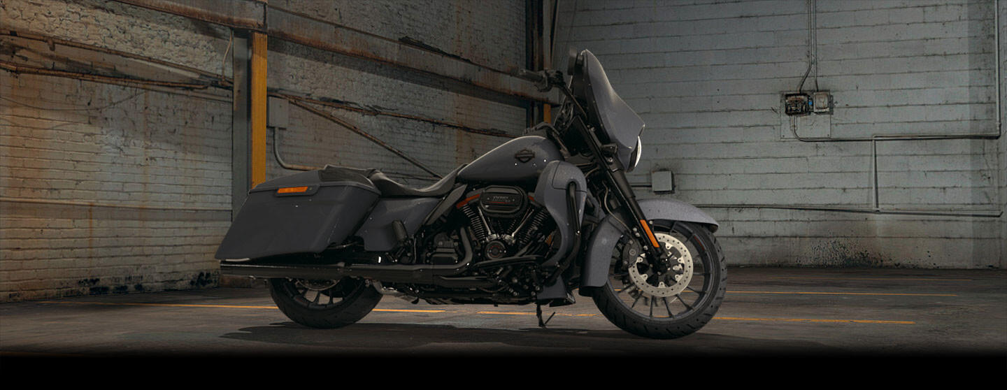 FLHXSE 2018 CVO™ Street Glide®