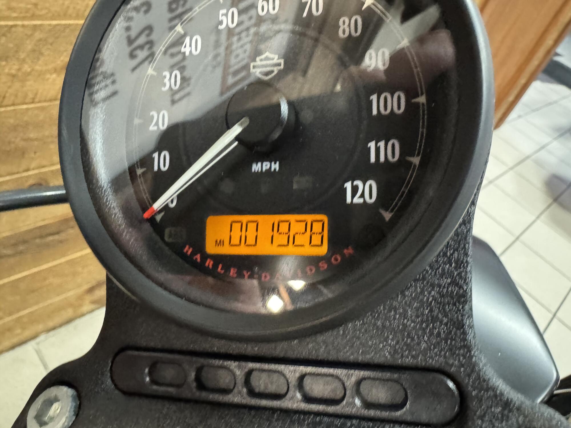 2019 Harley-Davidson® Iron 883™ Black Denim XL883N, photo 7