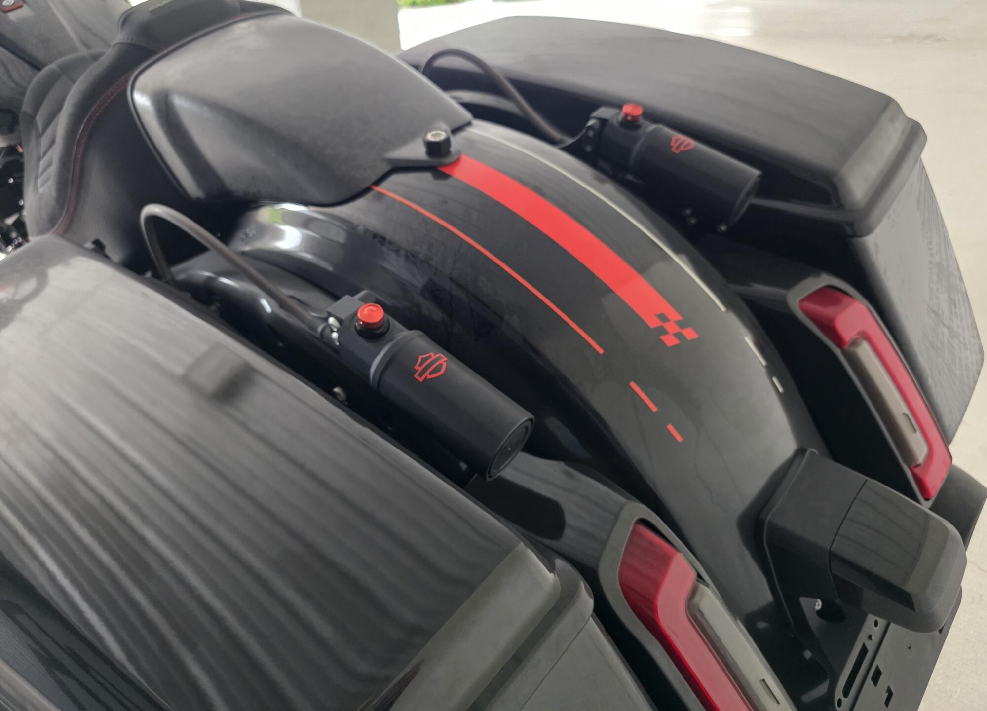 2026 Harley-Davidson® CVO Road Glide ST Citrus Heat, photo 13