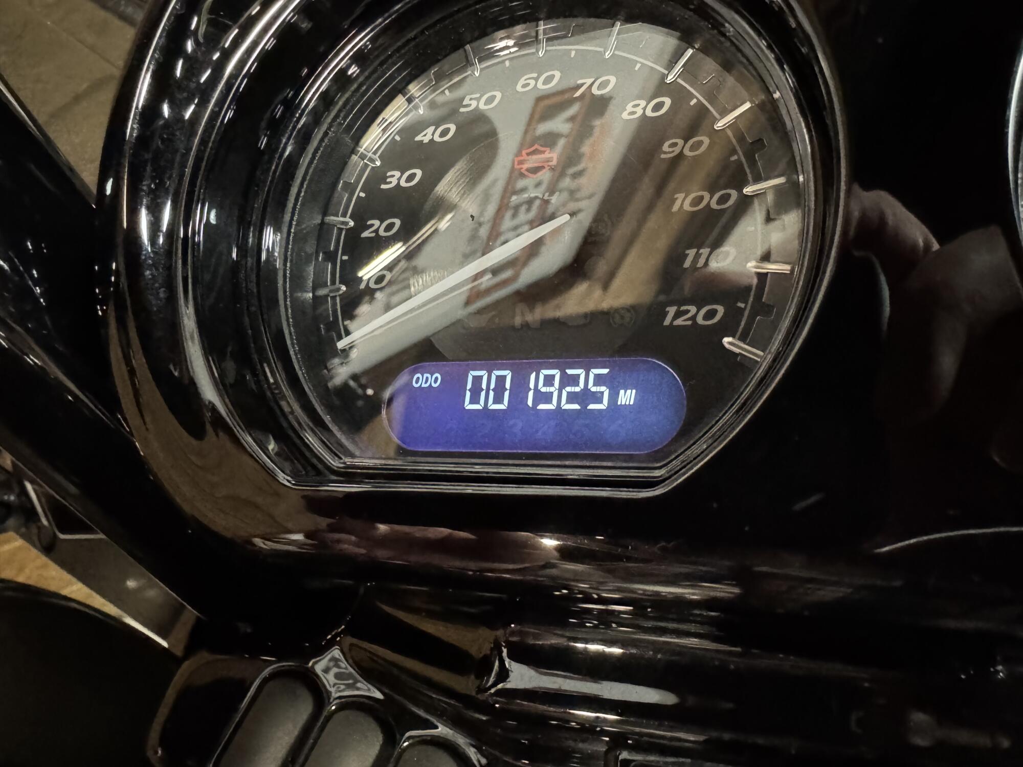2021 Harley-Davidson® CVO™ Road Glide® Bronze Armor FLTRXSE, photo 7