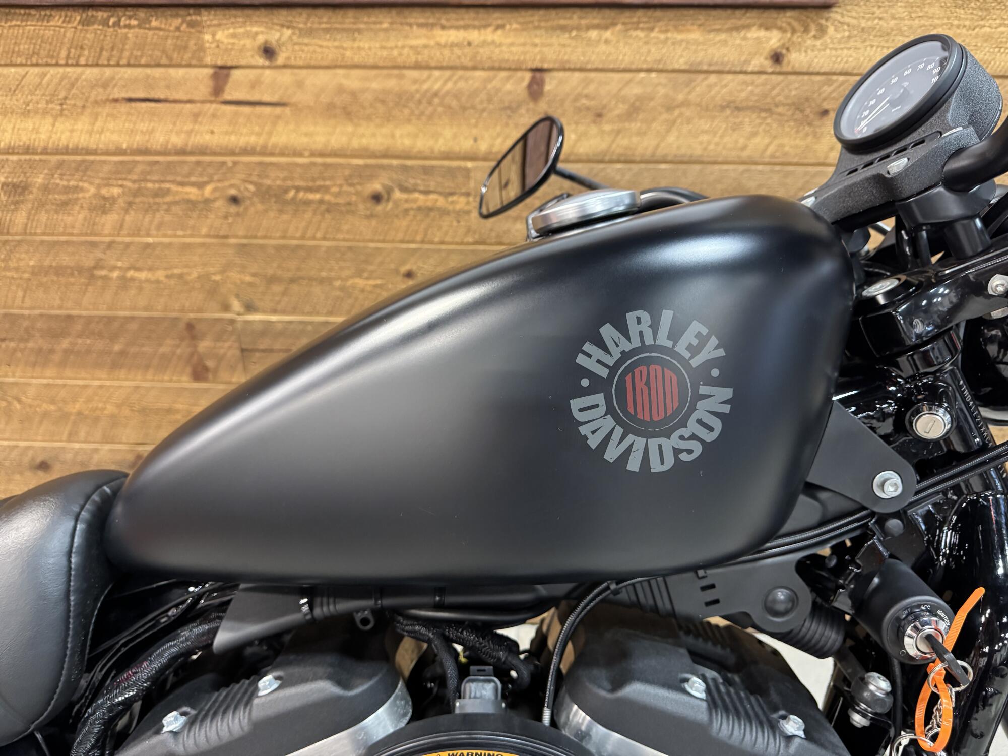 2019 Harley-Davidson® Iron 883™ Black Denim XL883N, photo 2