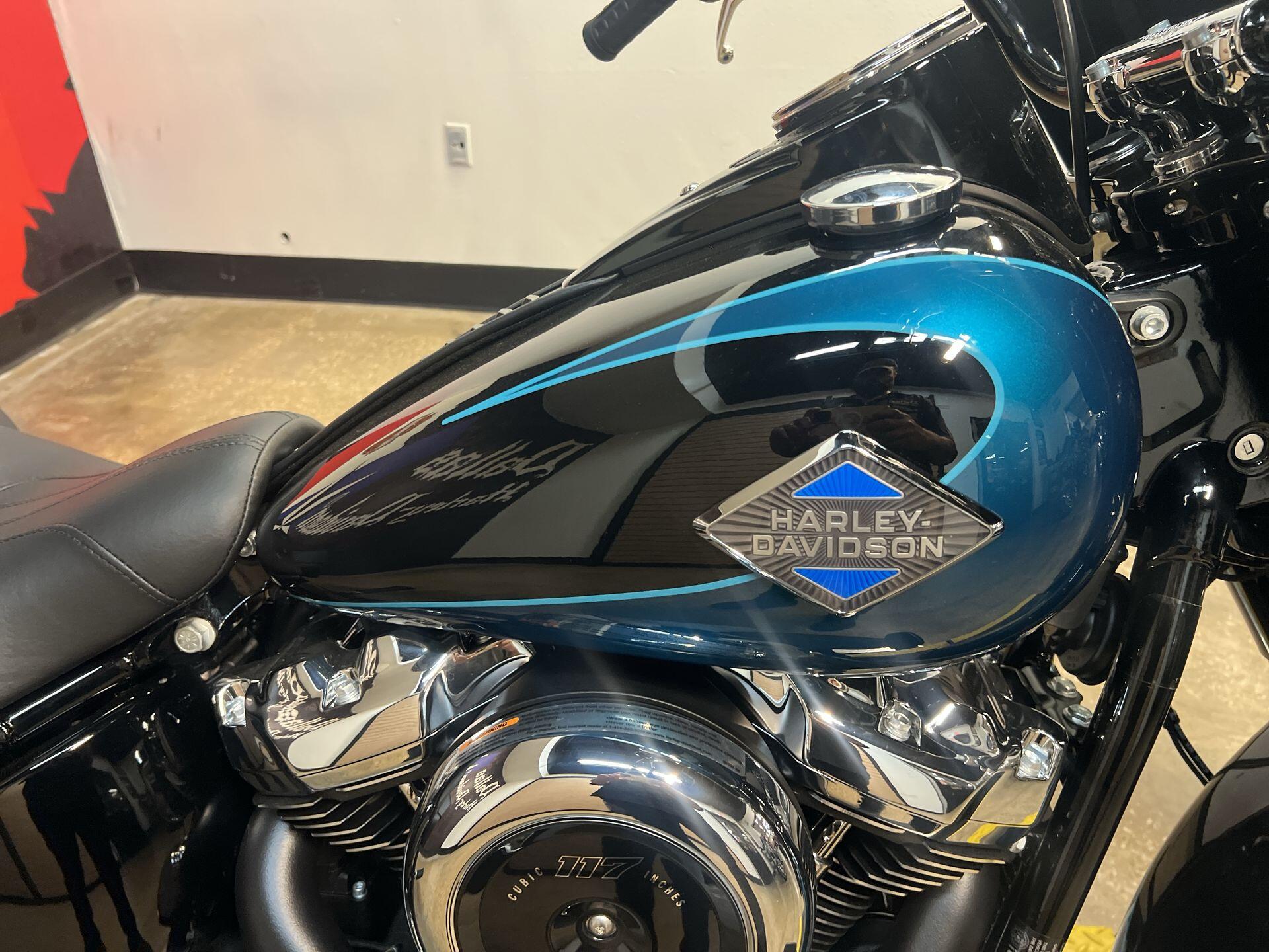 2026 Harley-Davidson® Heritage Classic FLHC, photo 13