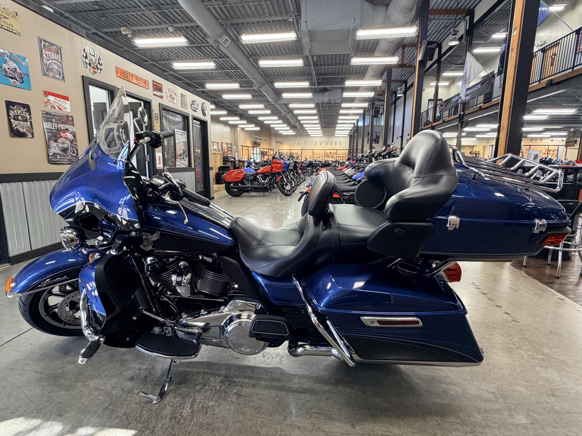 2018 Harley-Davidson® Ultra Limited FLHTK, photo 11