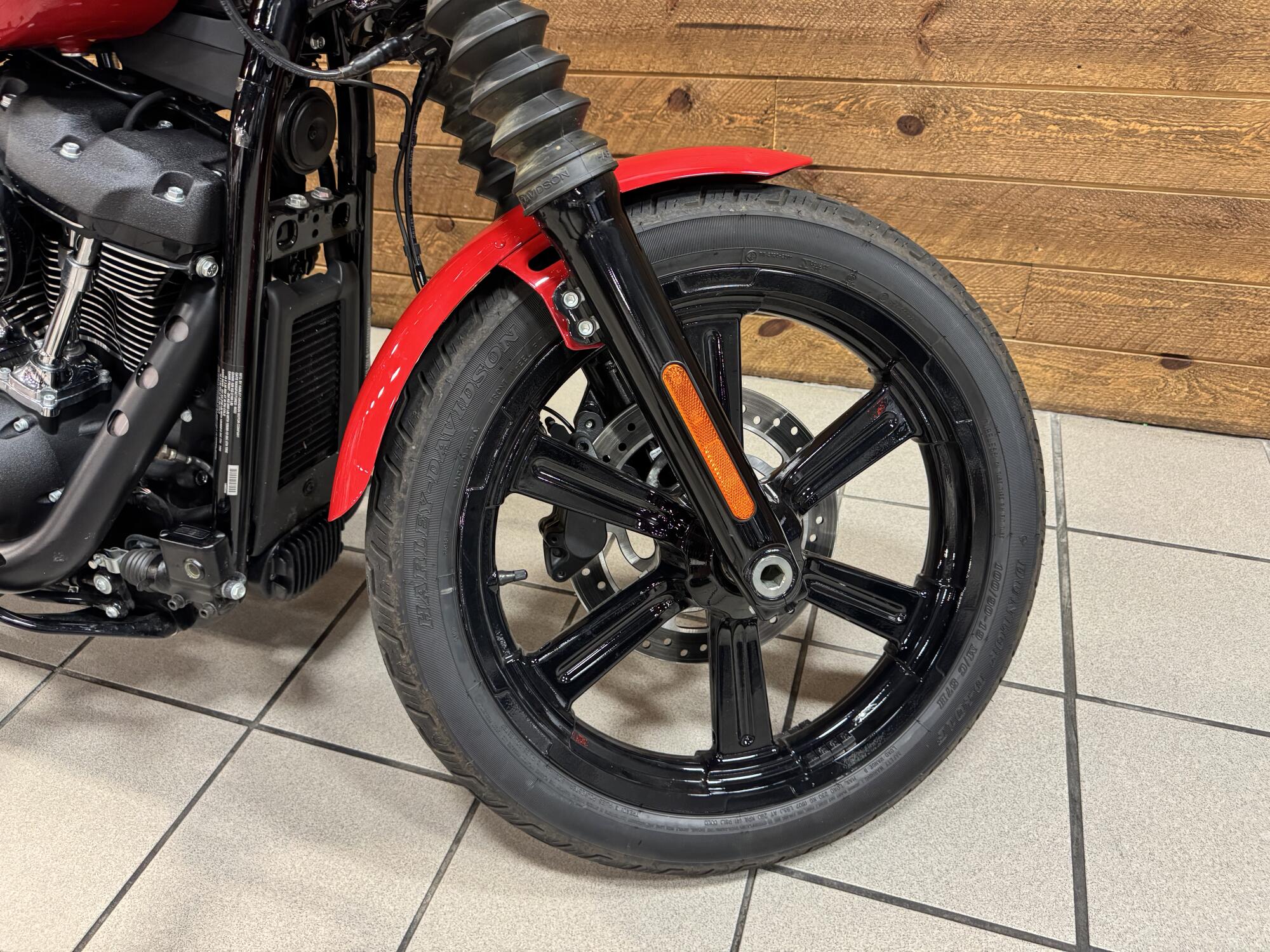 2023 Harley-Davidson® Street Bob® 114 Redline Red, photo 4