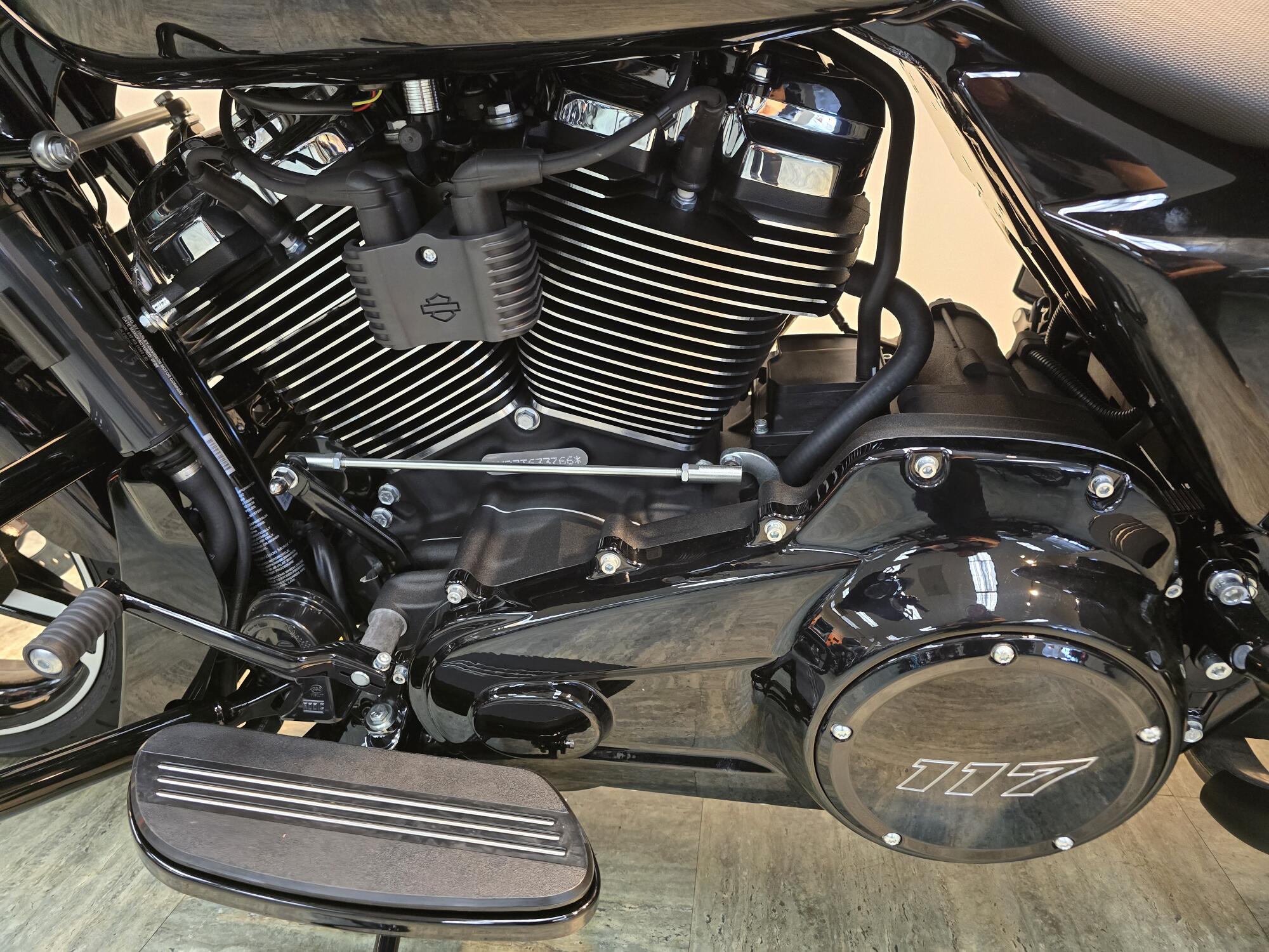 2026 Harley-Davidson® Street Glide® Vivid Black Black Trim FLHX, photo 10