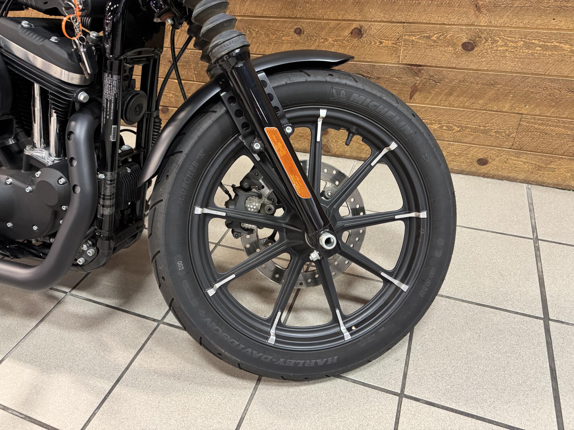 2019 Harley-Davidson® Iron 883™ Black Denim XL883N, photo 4
