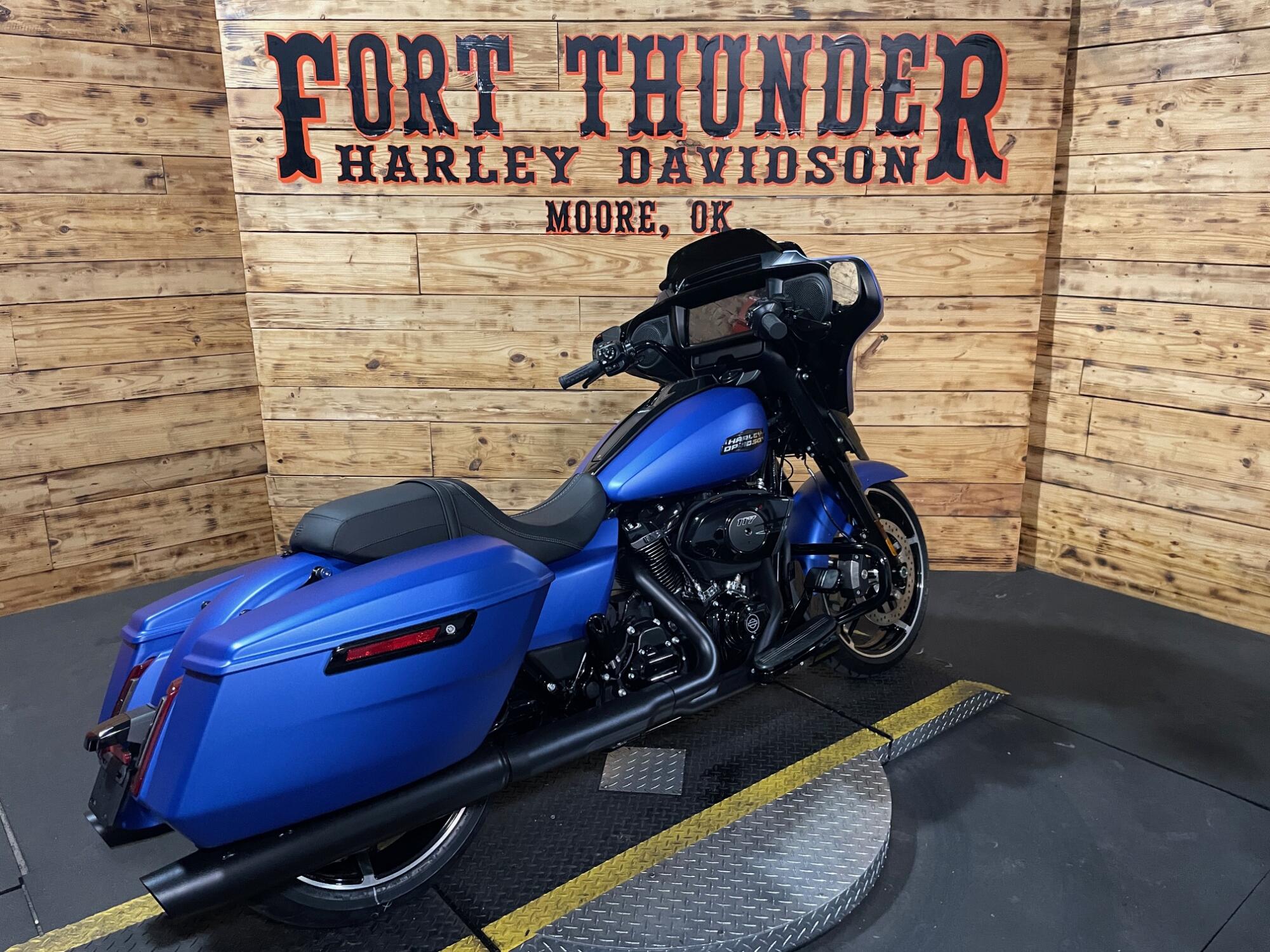 2026 Harley-Davidson® Street Glide® FLHX, photo 14
