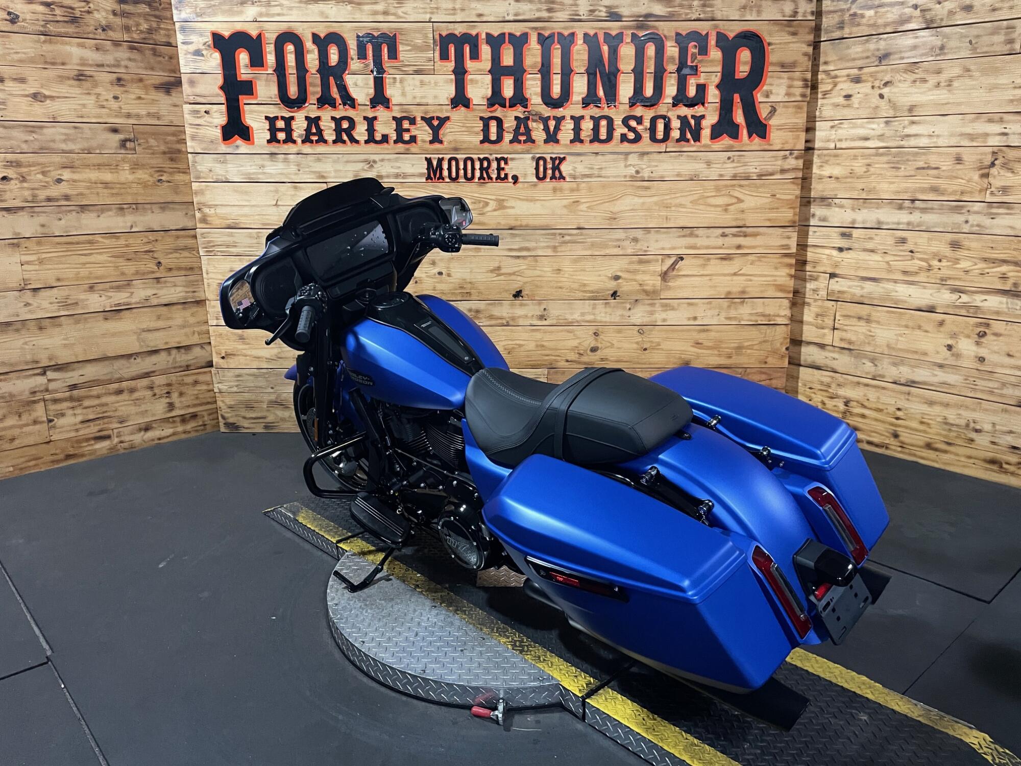2026 Harley-Davidson® Street Glide® FLHX, photo 10