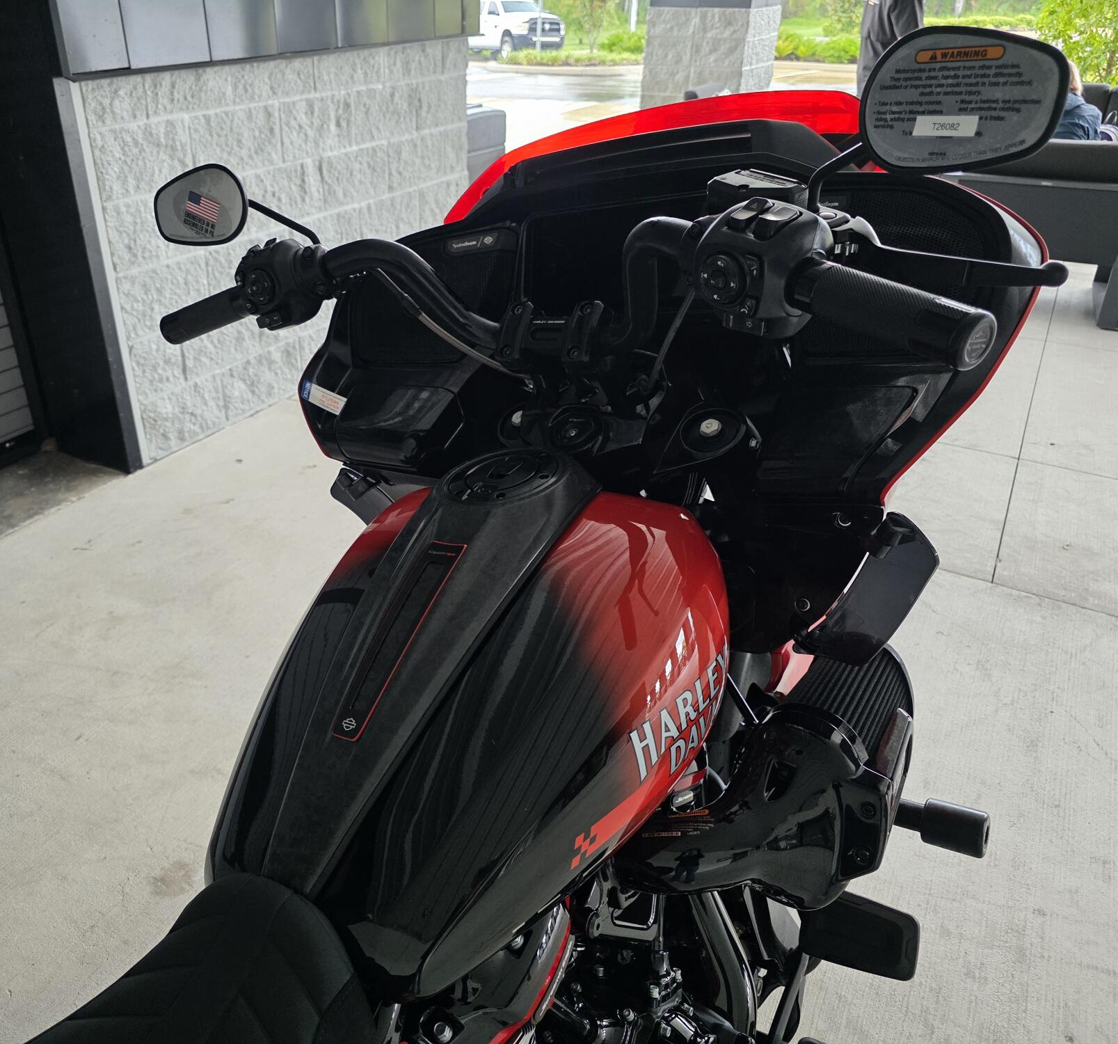 2026 Harley-Davidson® CVO Road Glide ST Citrus Heat, photo 8