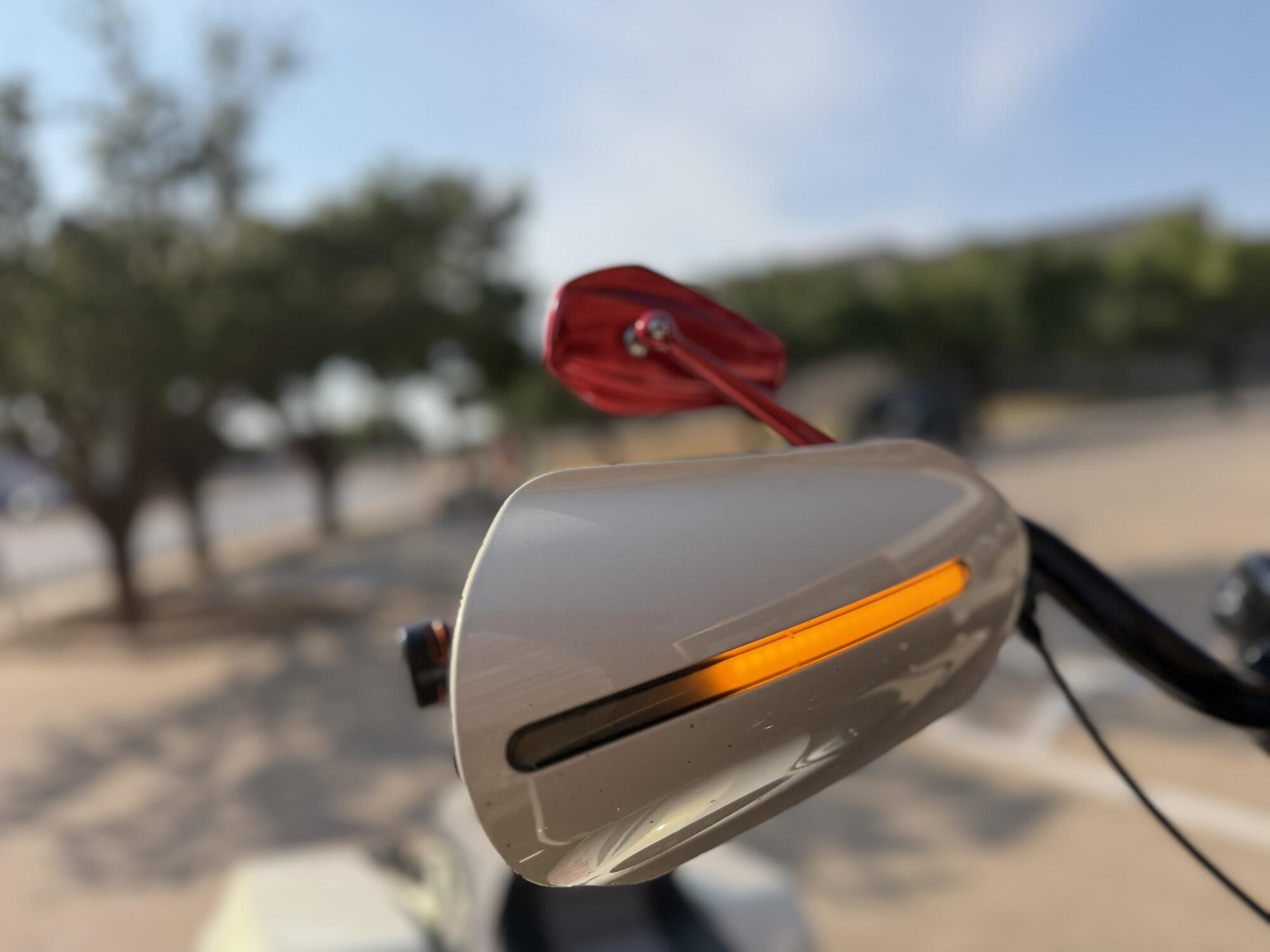 2024 Harley-Davidson® CVO™ Road Glide® ST Golden White Pearl, photo 11