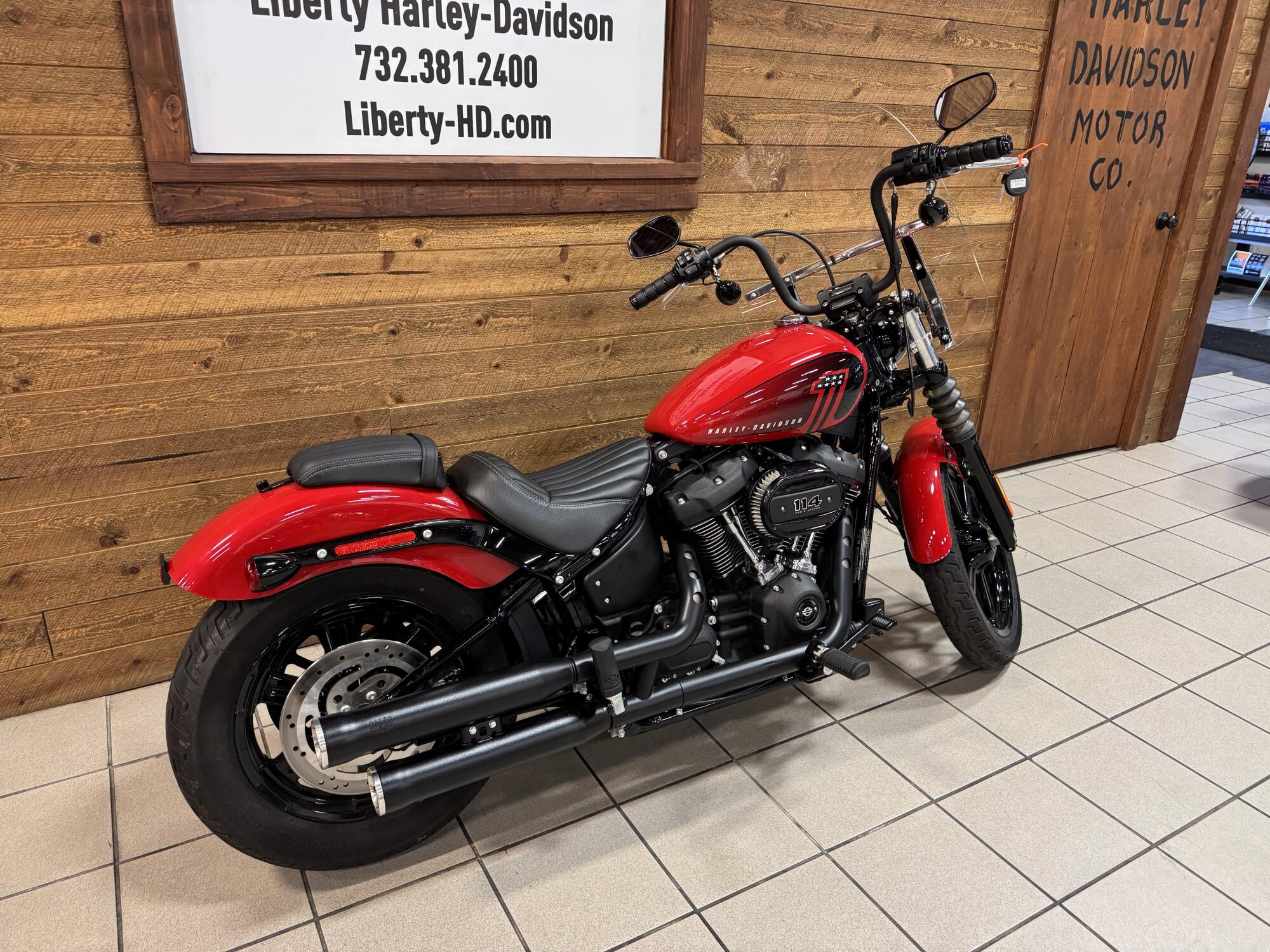 2023 Harley-Davidson® Street Bob® 114 Redline Red, photo 8