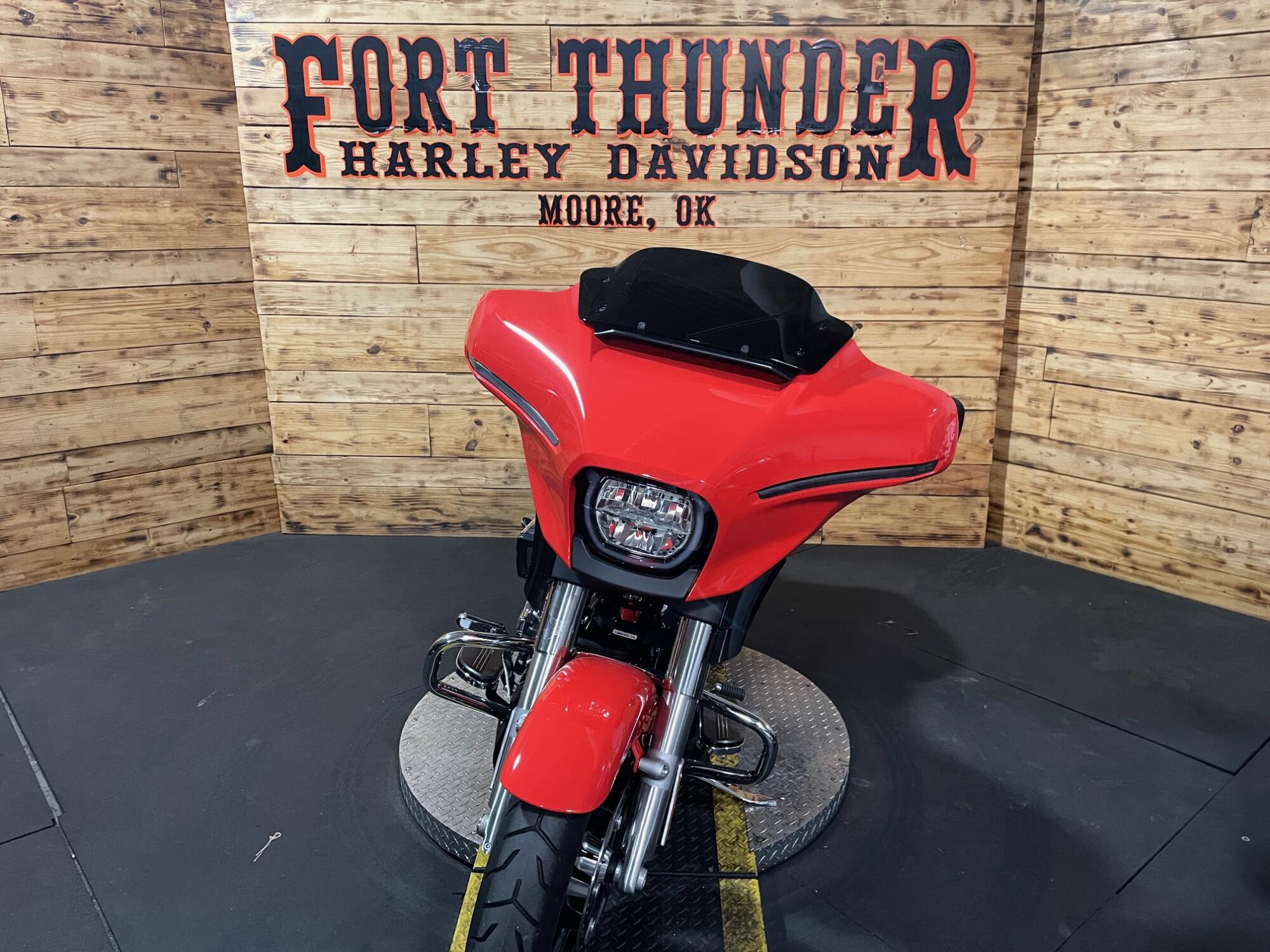 2026 Harley-Davidson® Street Glide® FLHX, photo 4