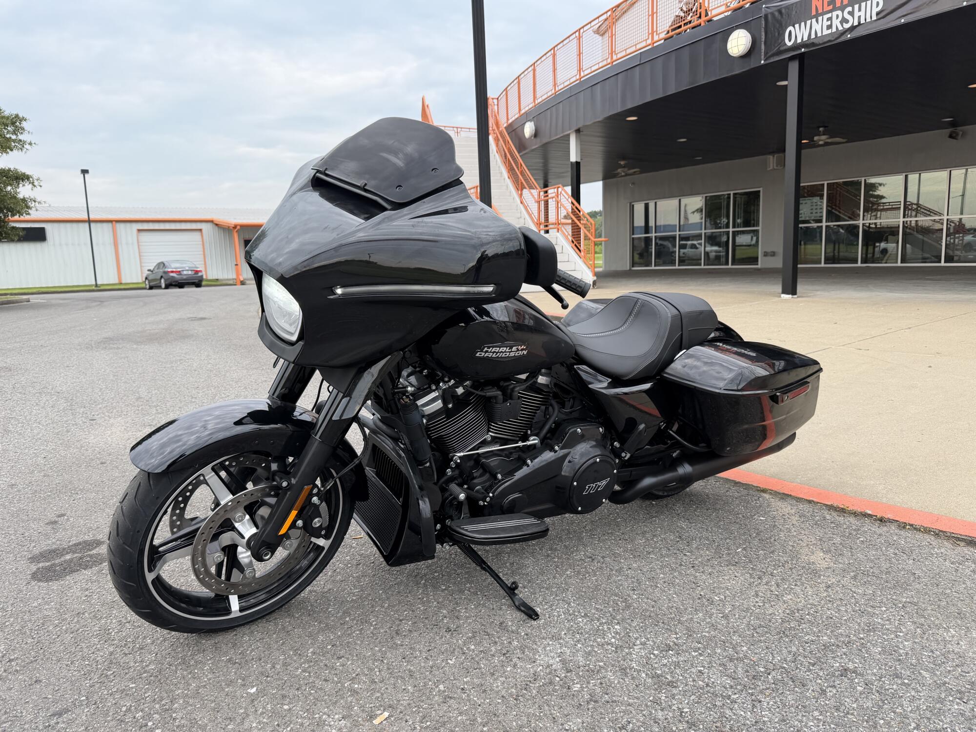2026 Harley-Davidson® Street Glide® Vivid Black - Black Finish, photo 6