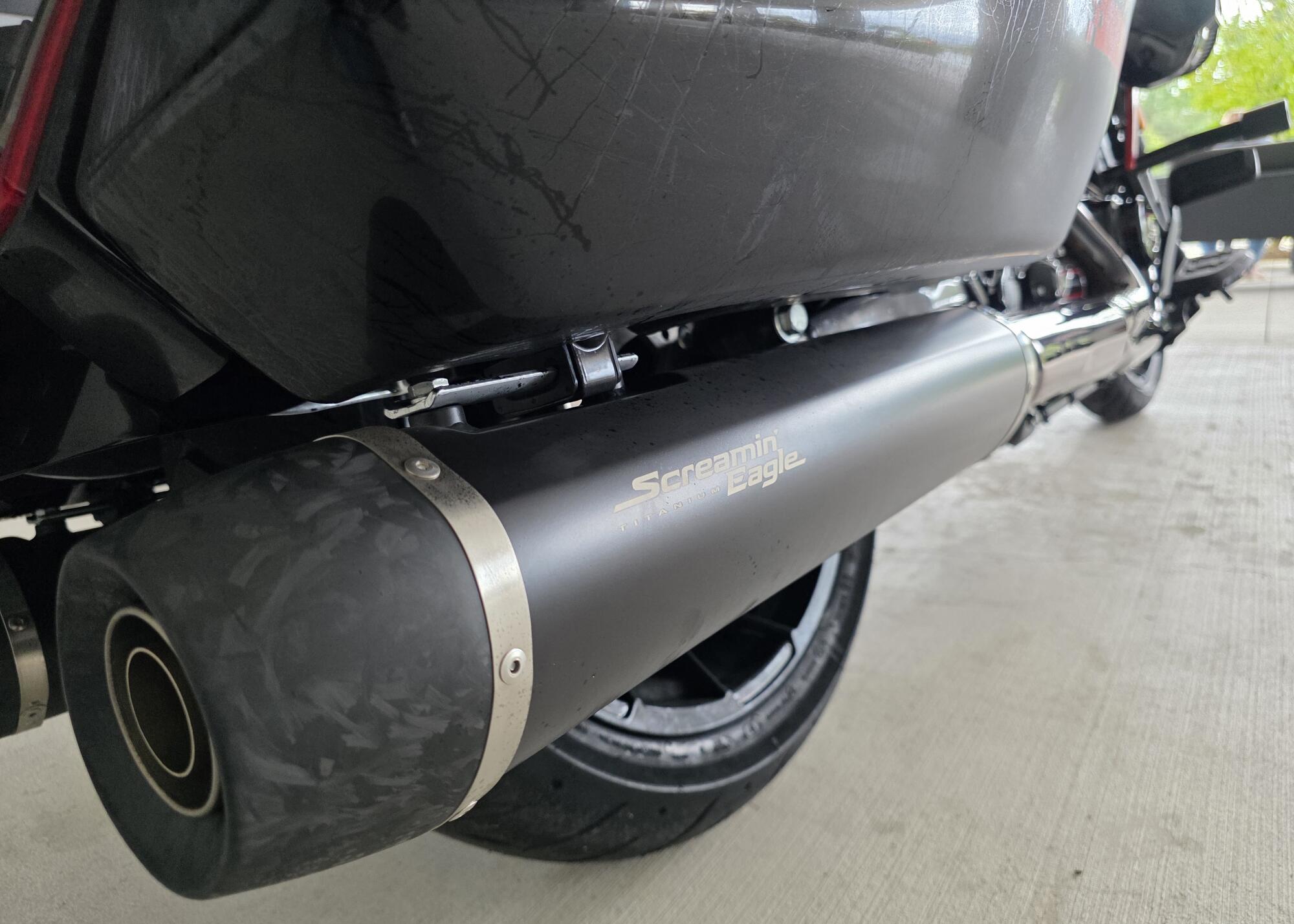 2026 Harley-Davidson® CVO Road Glide ST Citrus Heat, photo 11