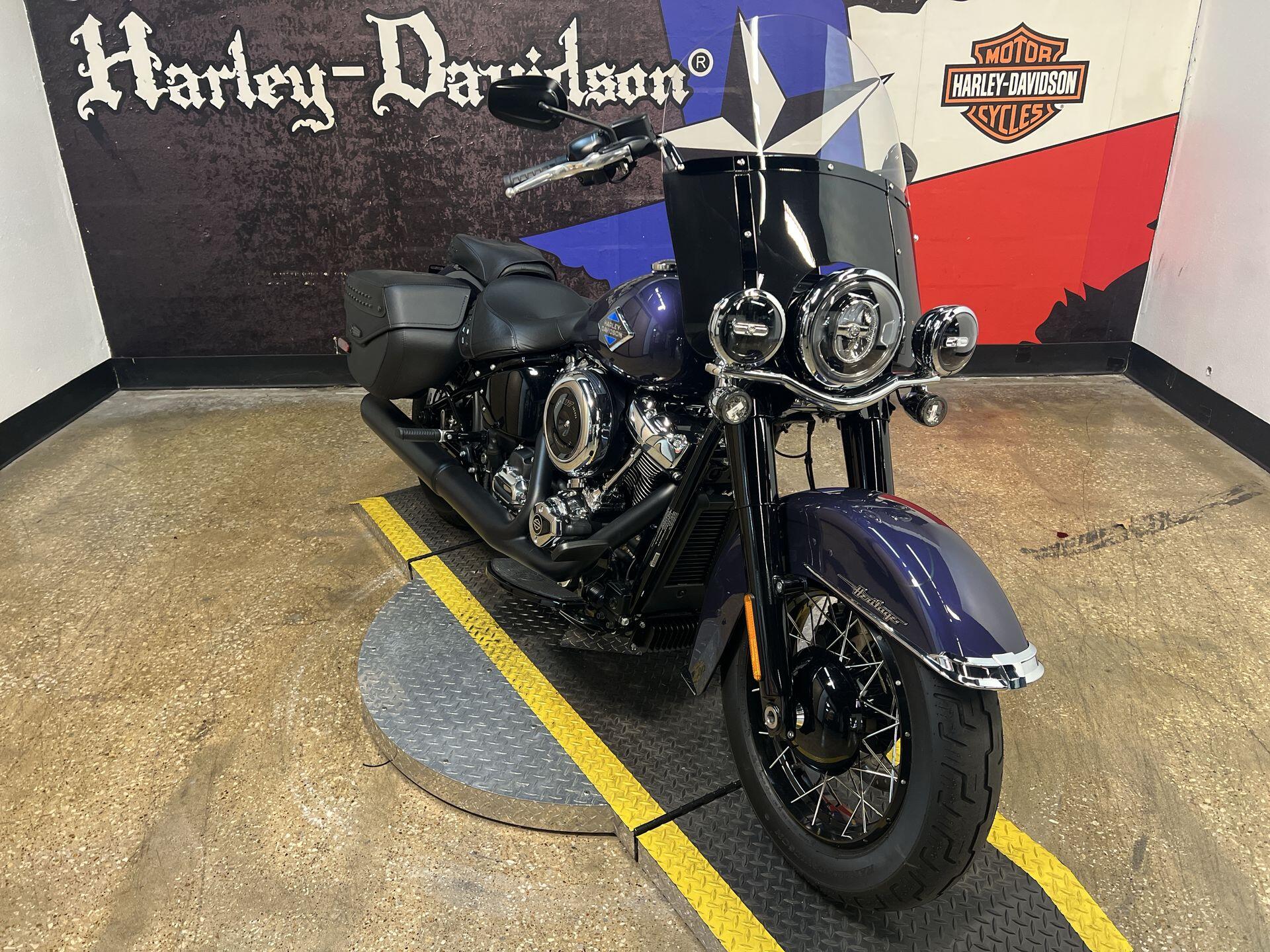 2026 Harley-Davidson® Heritage Classic FLHC, photo 6