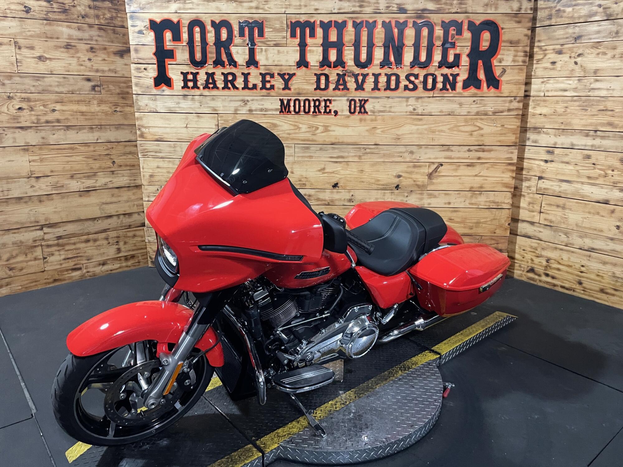 2026 Harley-Davidson® Street Glide® FLHX, photo 7