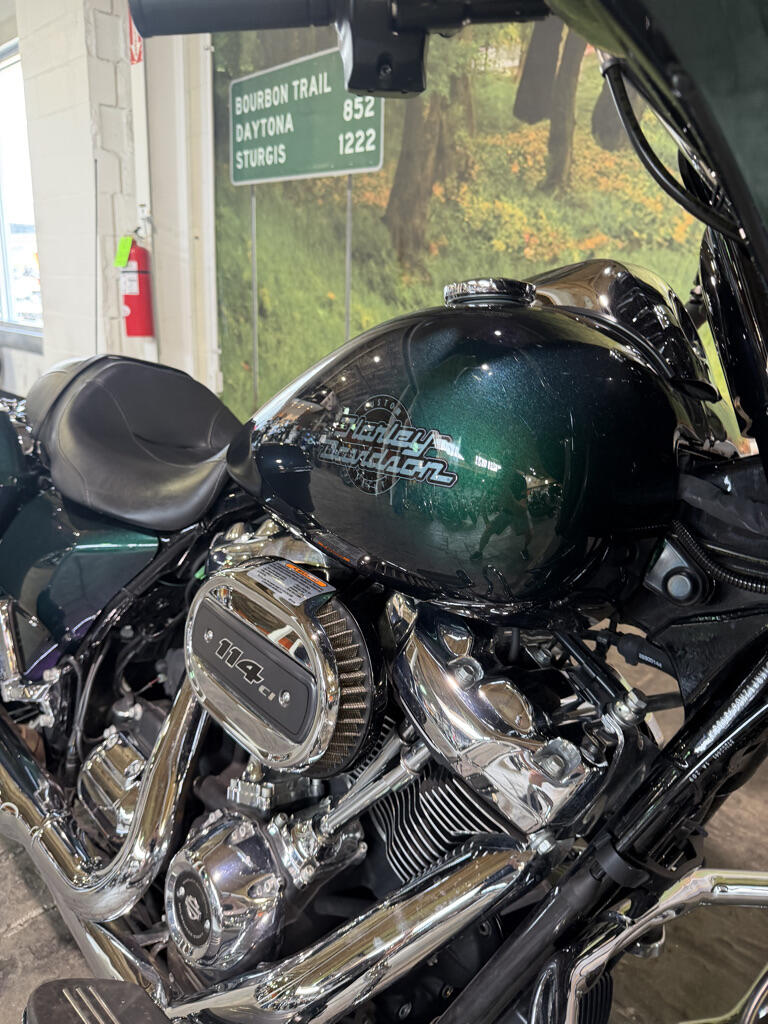 2021 Harley-Davidson® Street Glide® Special, photo 2