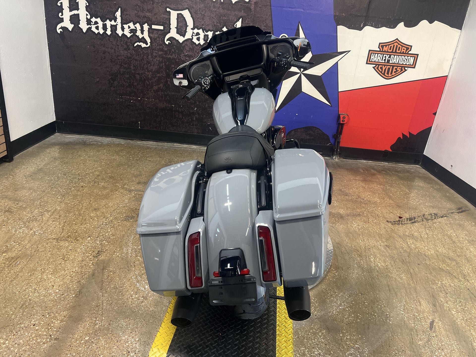 2026 Harley-Davidson® Street Glide® FLHX, photo 9
