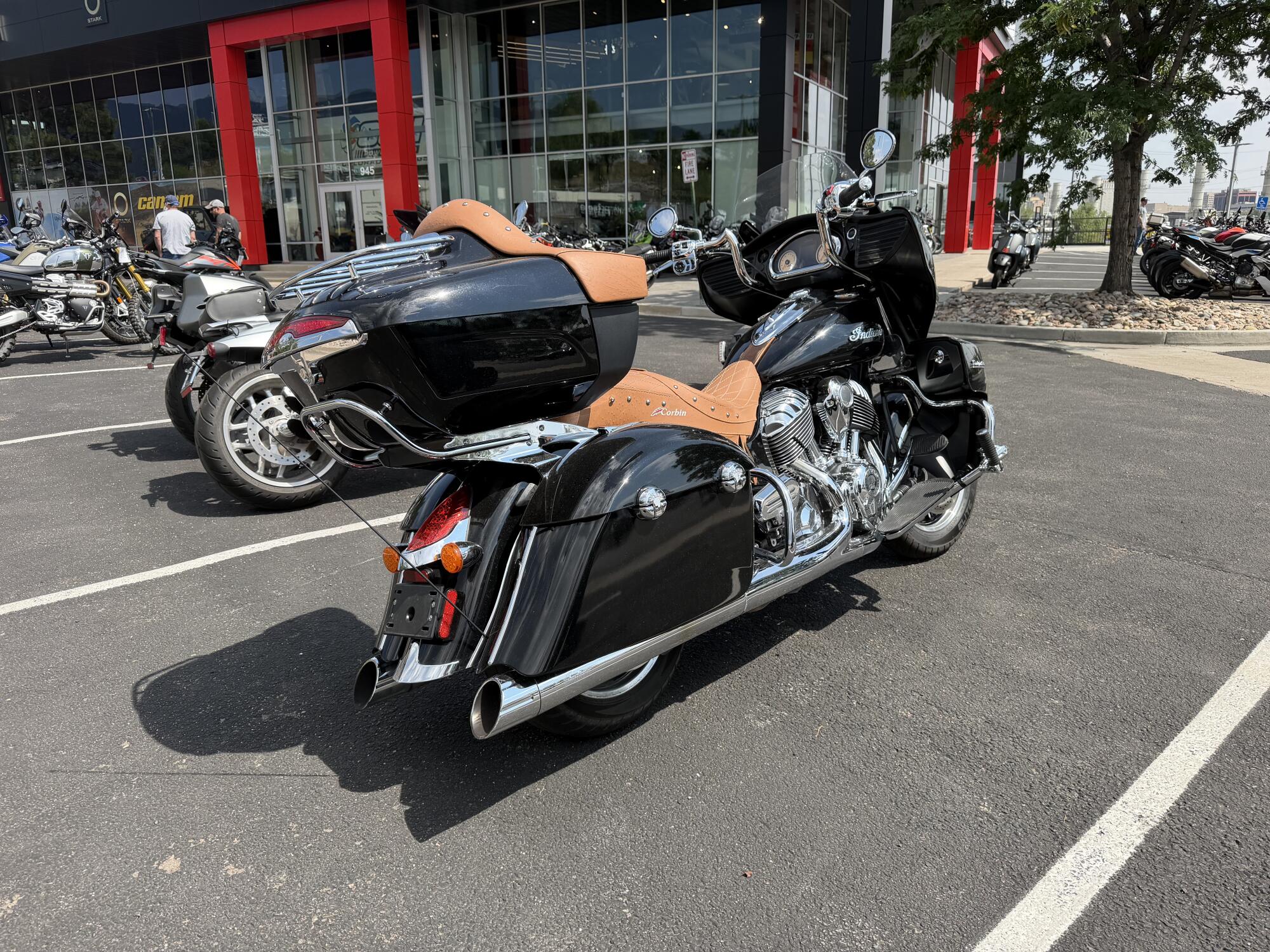 2015 INDIAN Roadmaster®, photo 5