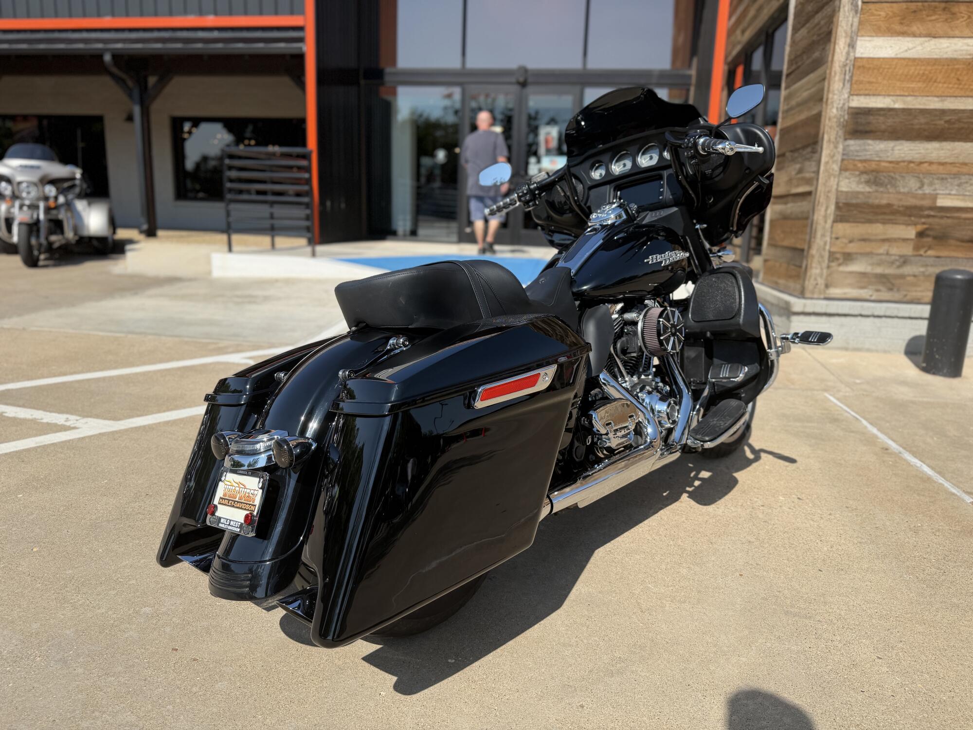 2014 Harley-Davidson® Street Glide® Black, photo 8