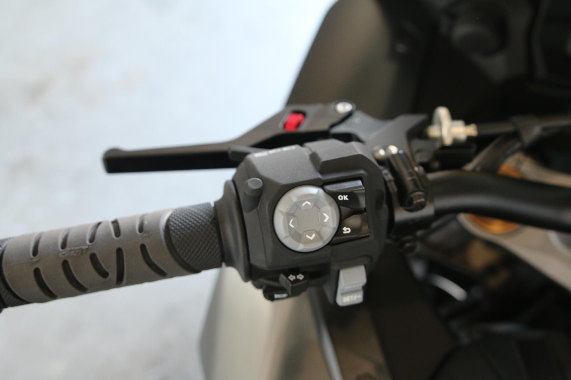 2025 Suzuki GSX-S1000GT+ Metallic Oort Gray No. 3, photo 27