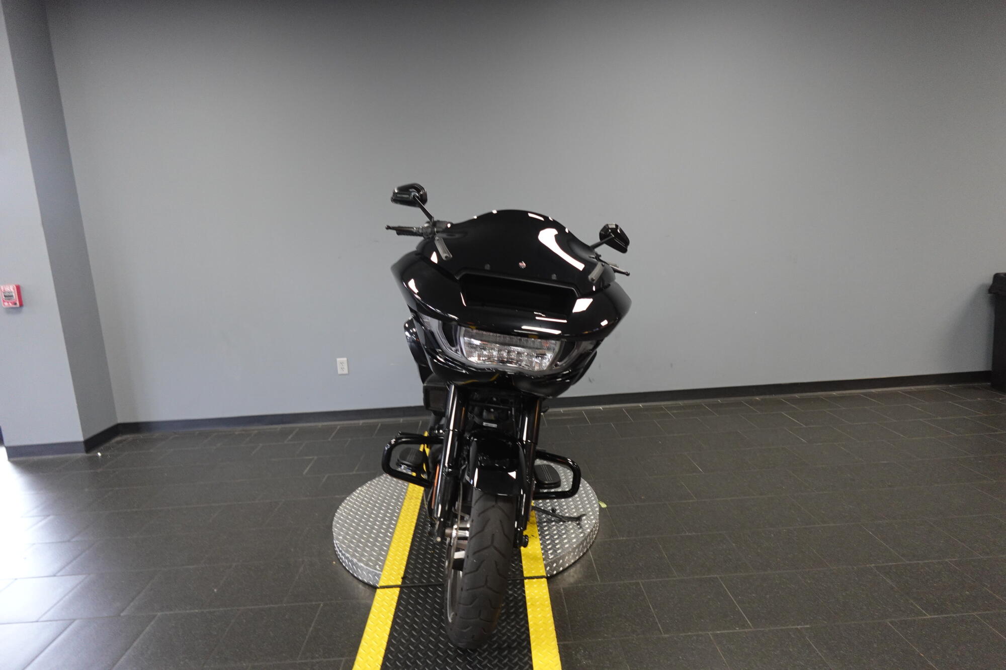 2025 Harley-Davidson® Road Glide® FLTRX, photo 3