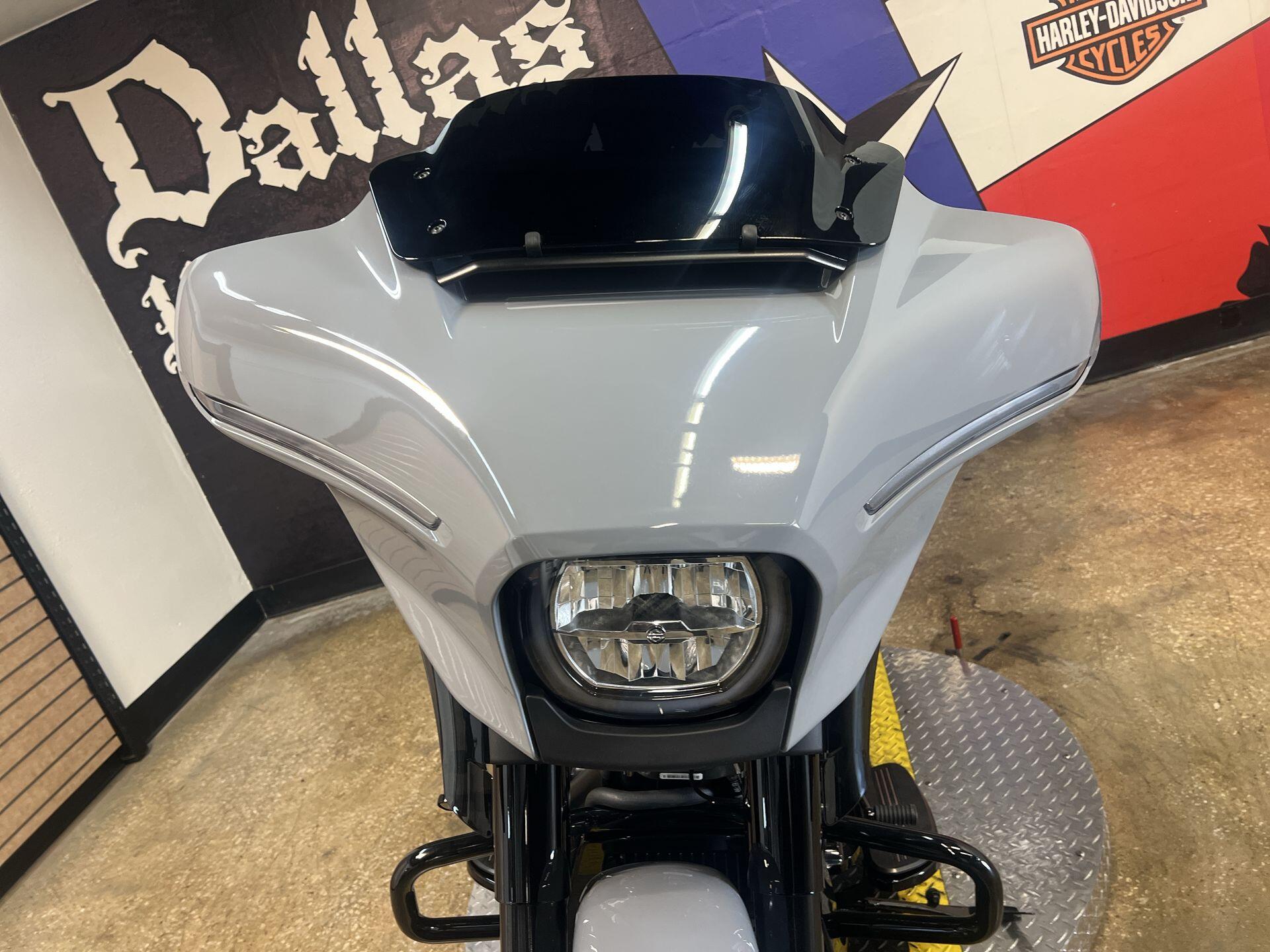2026 Harley-Davidson® Street Glide® FLHX, photo 10