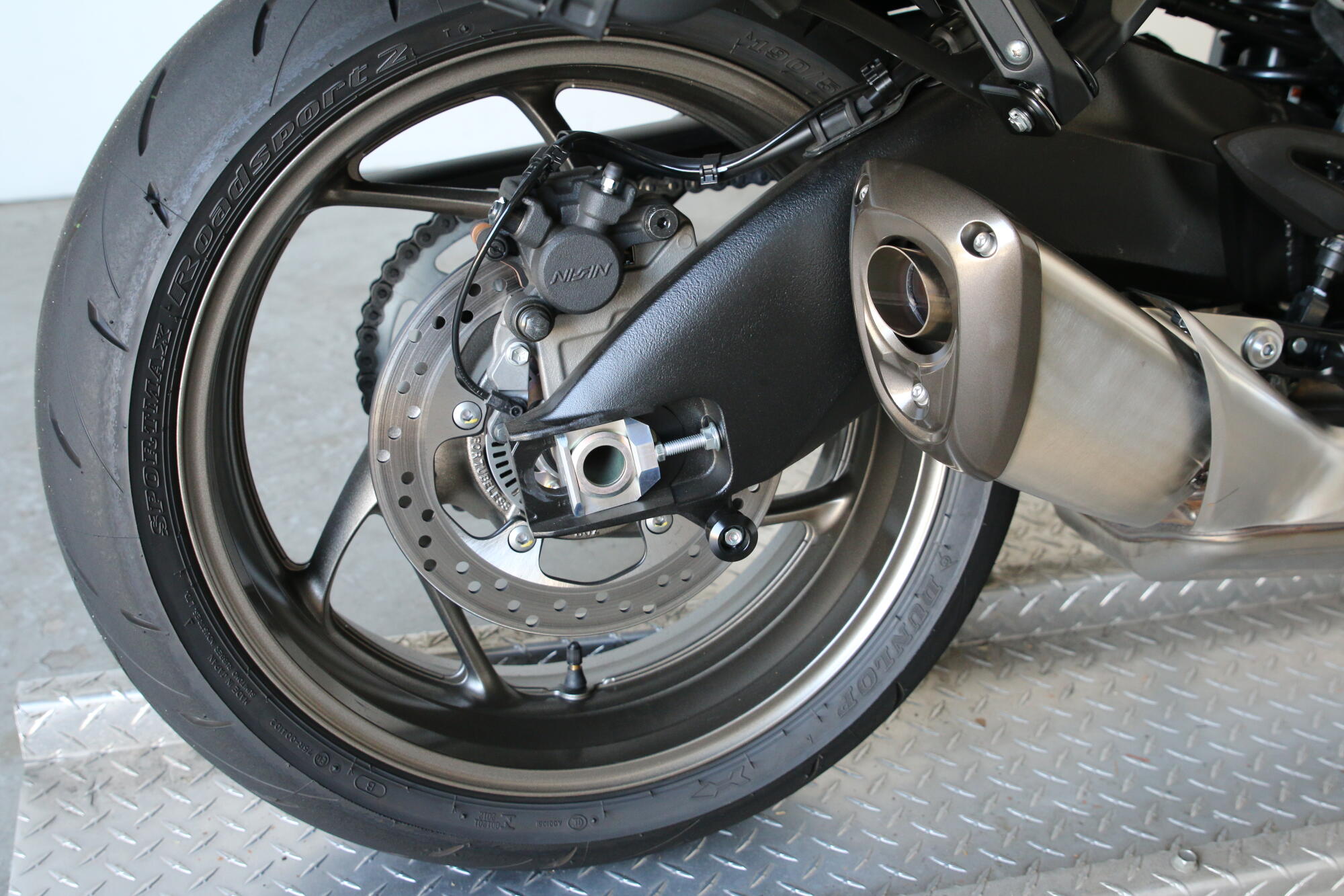 2025 Suzuki GSX-S1000GT+ Metallic Oort Gray No. 3, photo 10