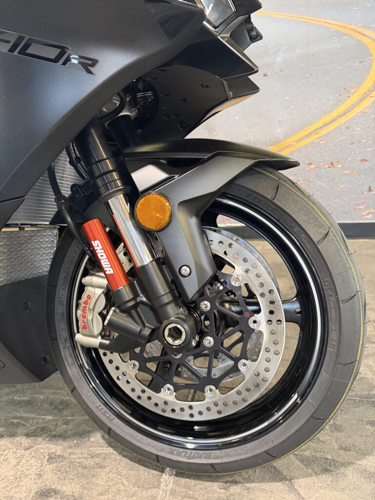 2025 Kawasaki Ninja® ZX™-10R ABS, photo 6