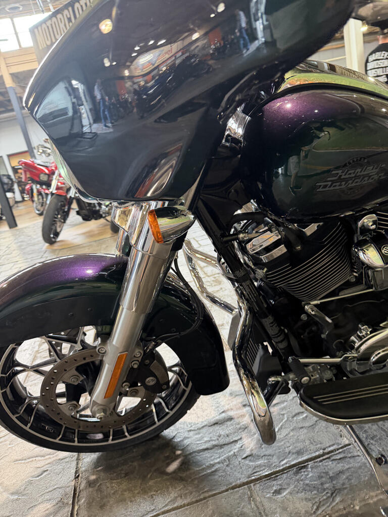 2021 Harley-Davidson® Street Glide® Special, photo 11