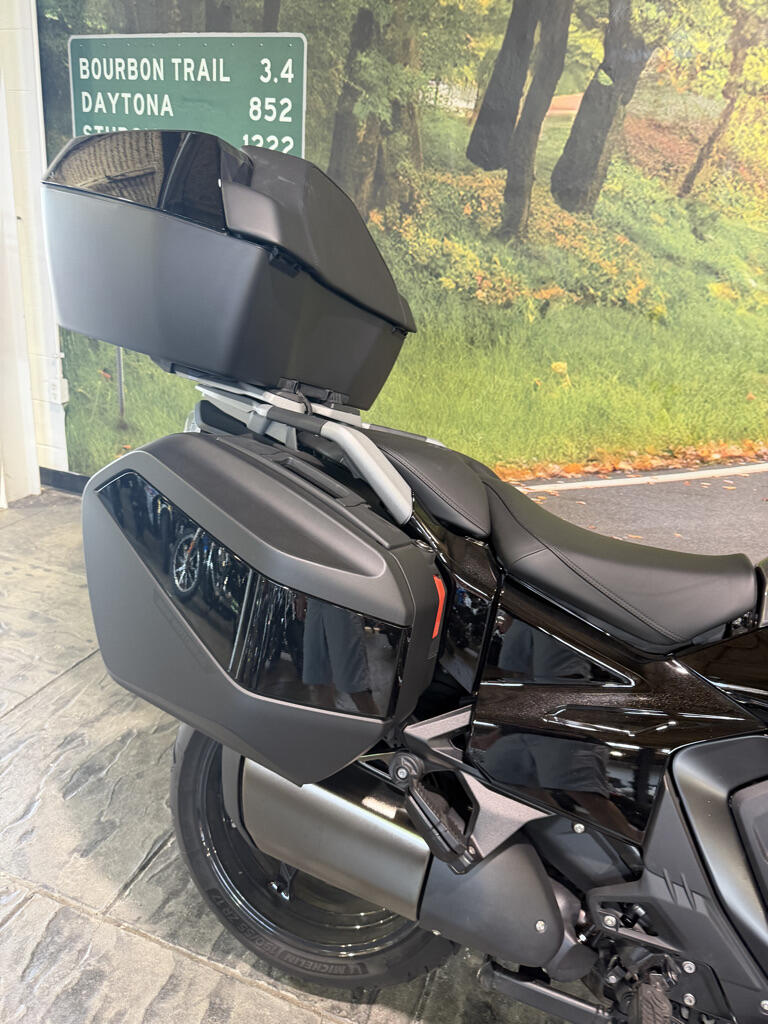 2026 R1300RT Triple Black only 1314 miles!!!, photo 6